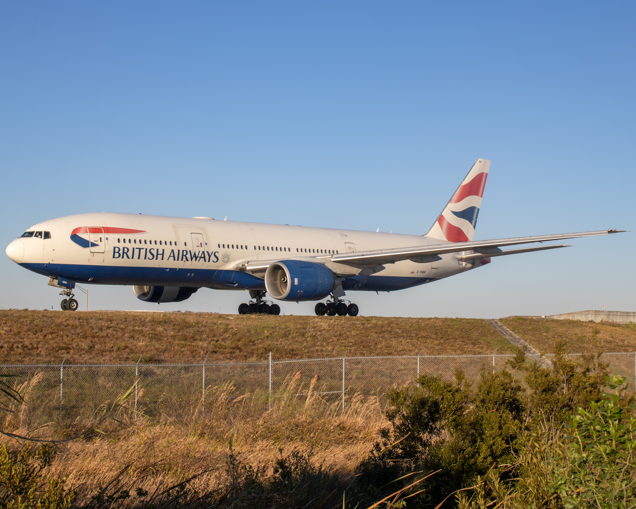 Full size: British Airways Boeing 777-200ER G-YMMI at Orlando International Airport