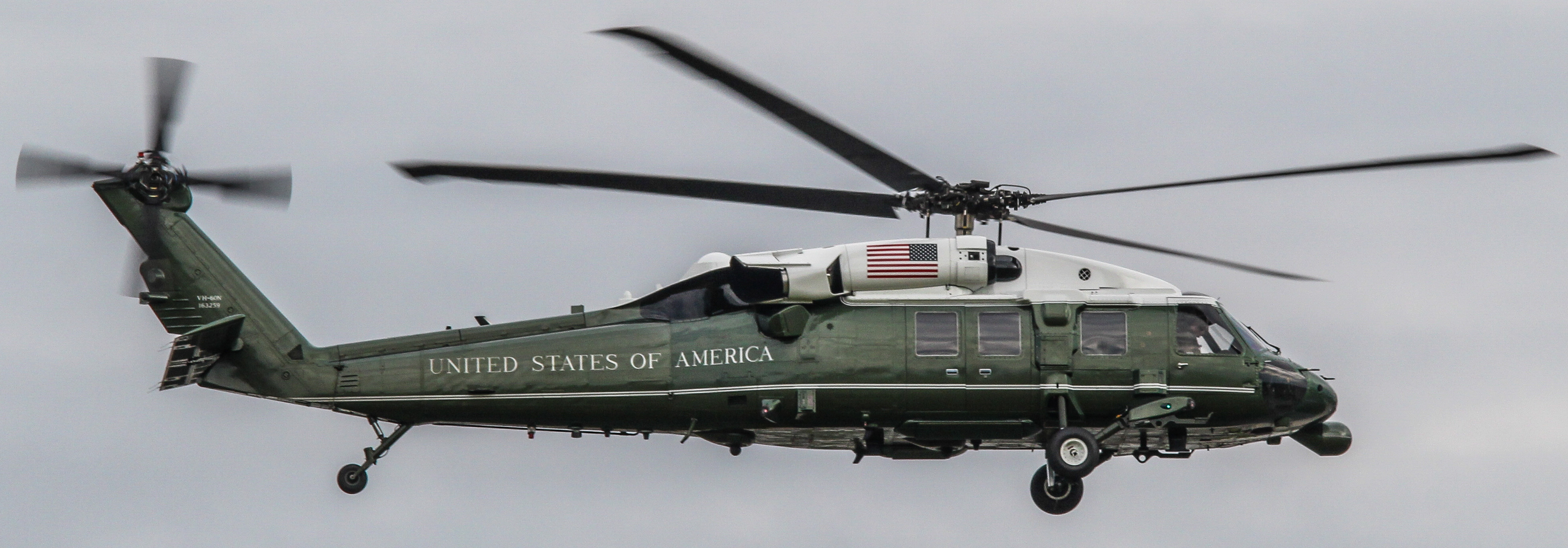 Full size: USAF - United States Air Force VH-60N Whitehawk 16-3259 at Lehigh Valley International Airport