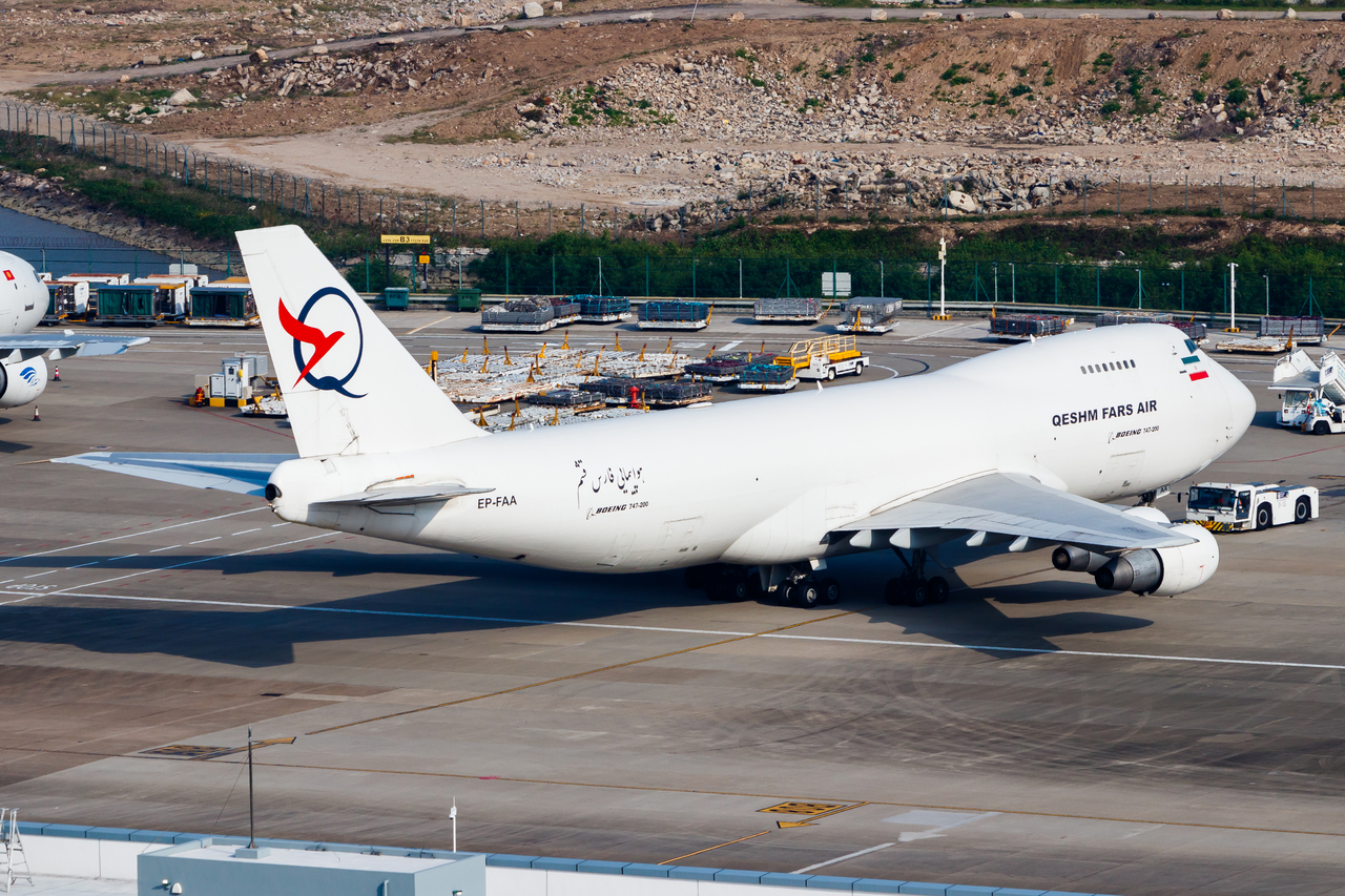 Full size: Qeshm Fars Air Boeing 747-200 EP-FAA at Macau International Airport