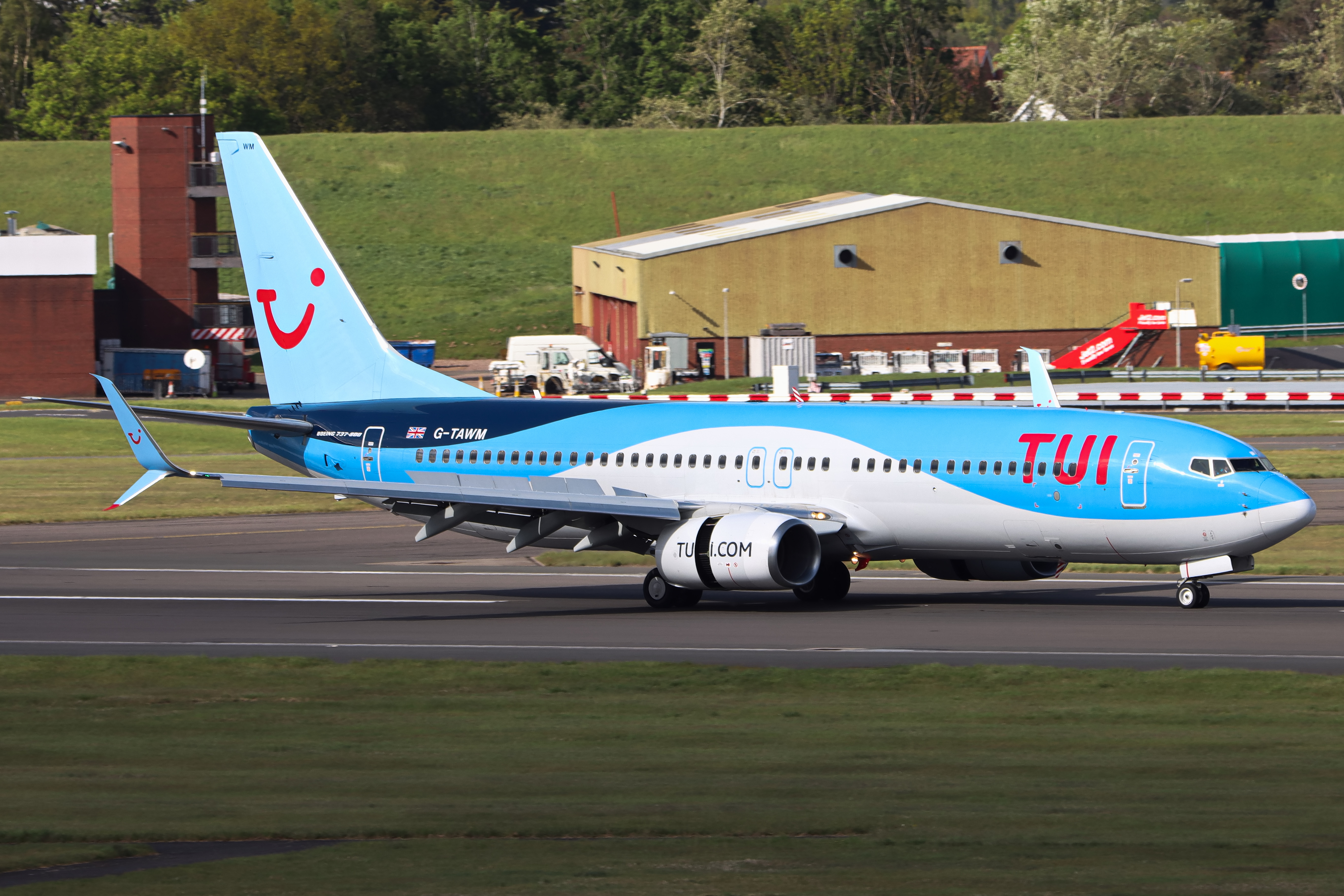 Full size: TUI Fly Boeing 737-800 G-TAWM at Birmingham Airport