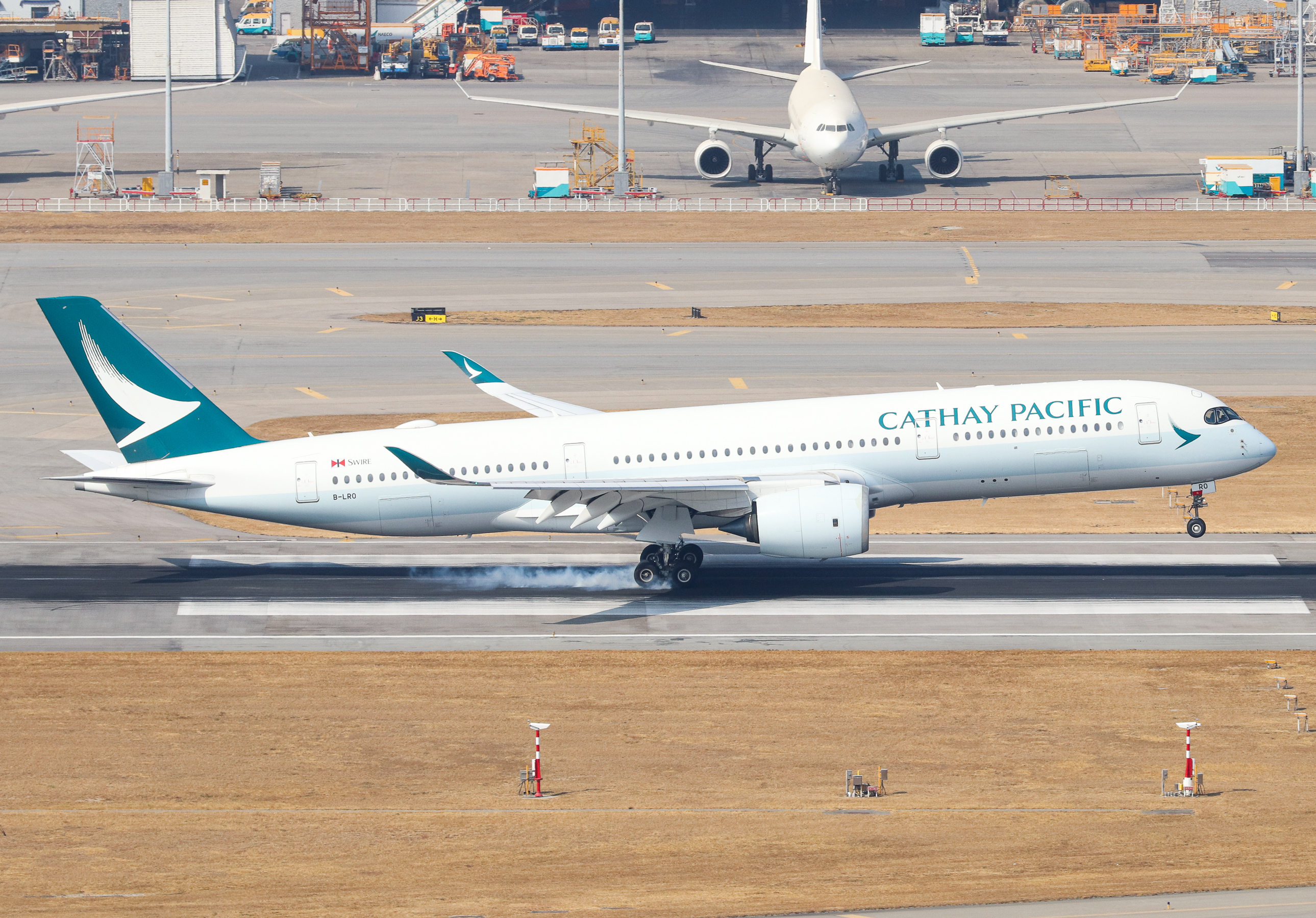 Full size: Cathay Pacific Airbus A350-900 B-LRO at Hong Kong International Airport