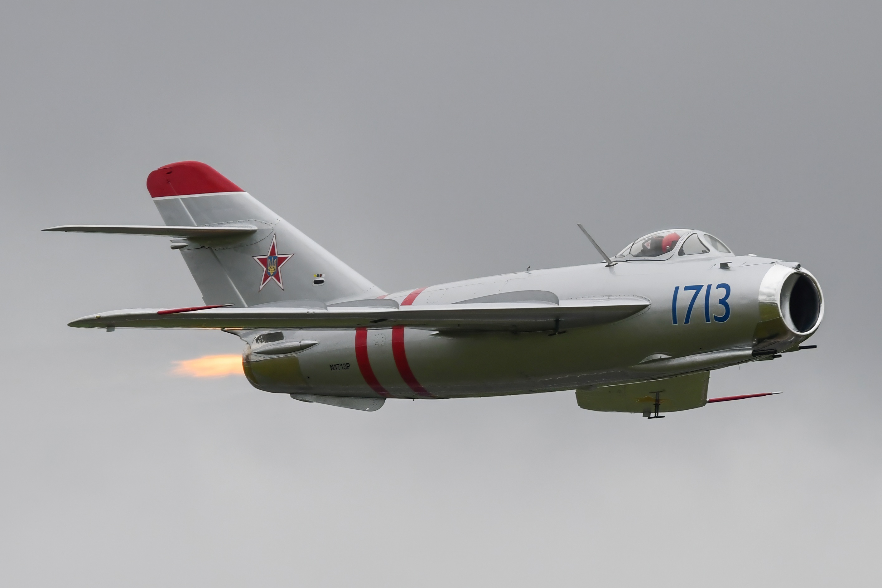 Full size: PRIVATE Mikoyan-Gurevich MiG-17 N1713P at Dover Air Force Base