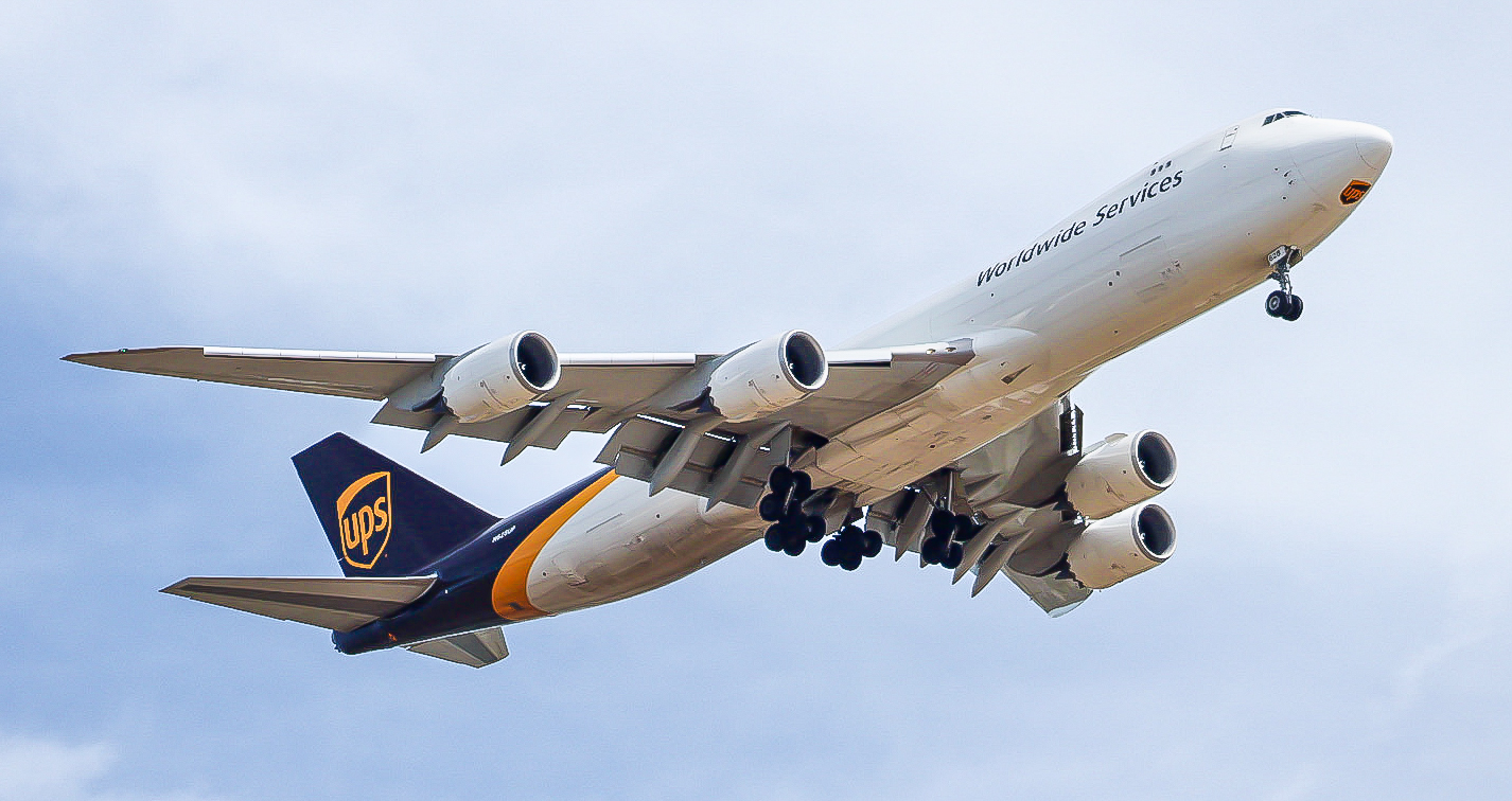 Full size: United Parcel Service Boeing 747-8F N628UP at 