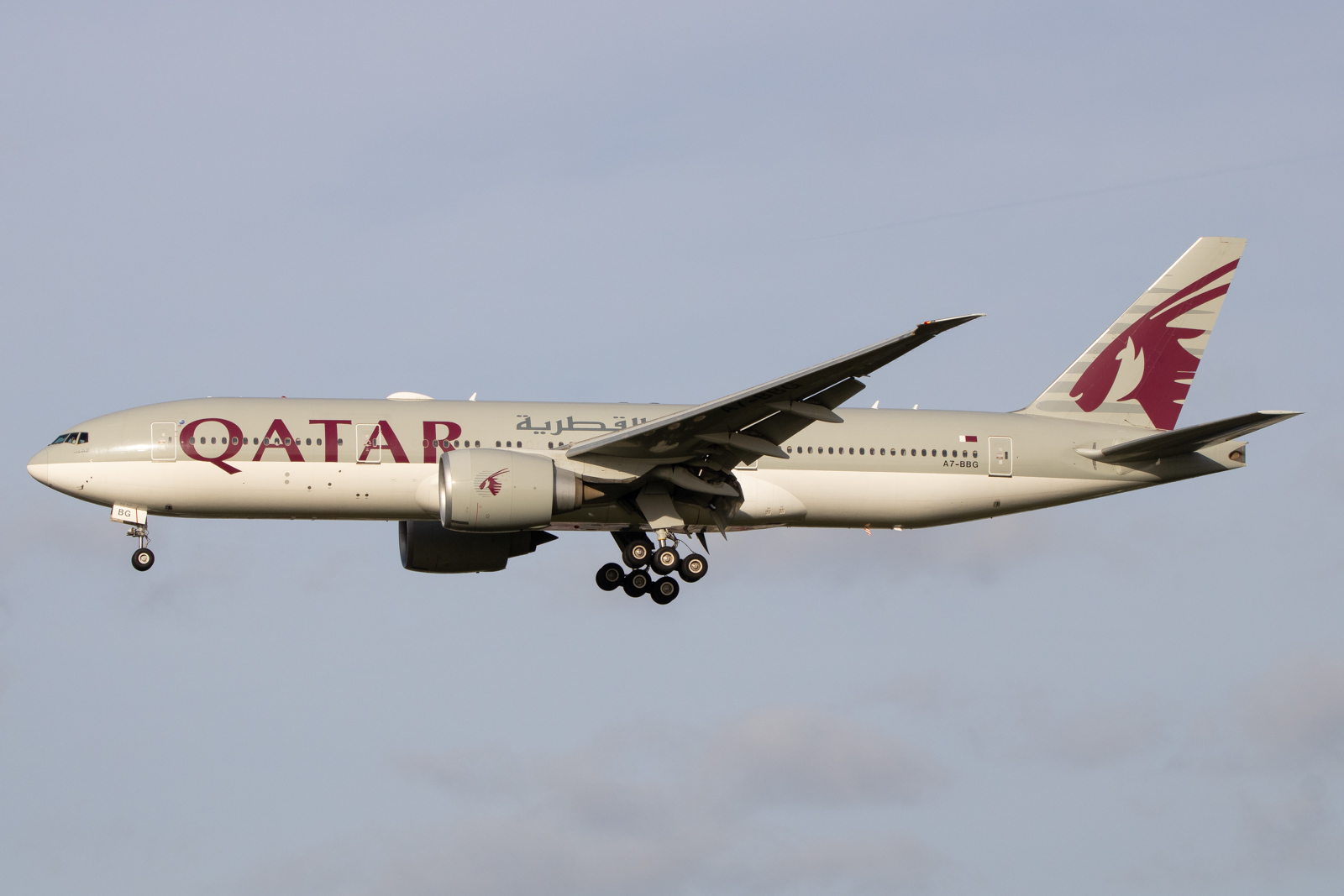 Full size: Qatar Airways Boeing 777-200LR A7-BBG at London Heathrow International Airport