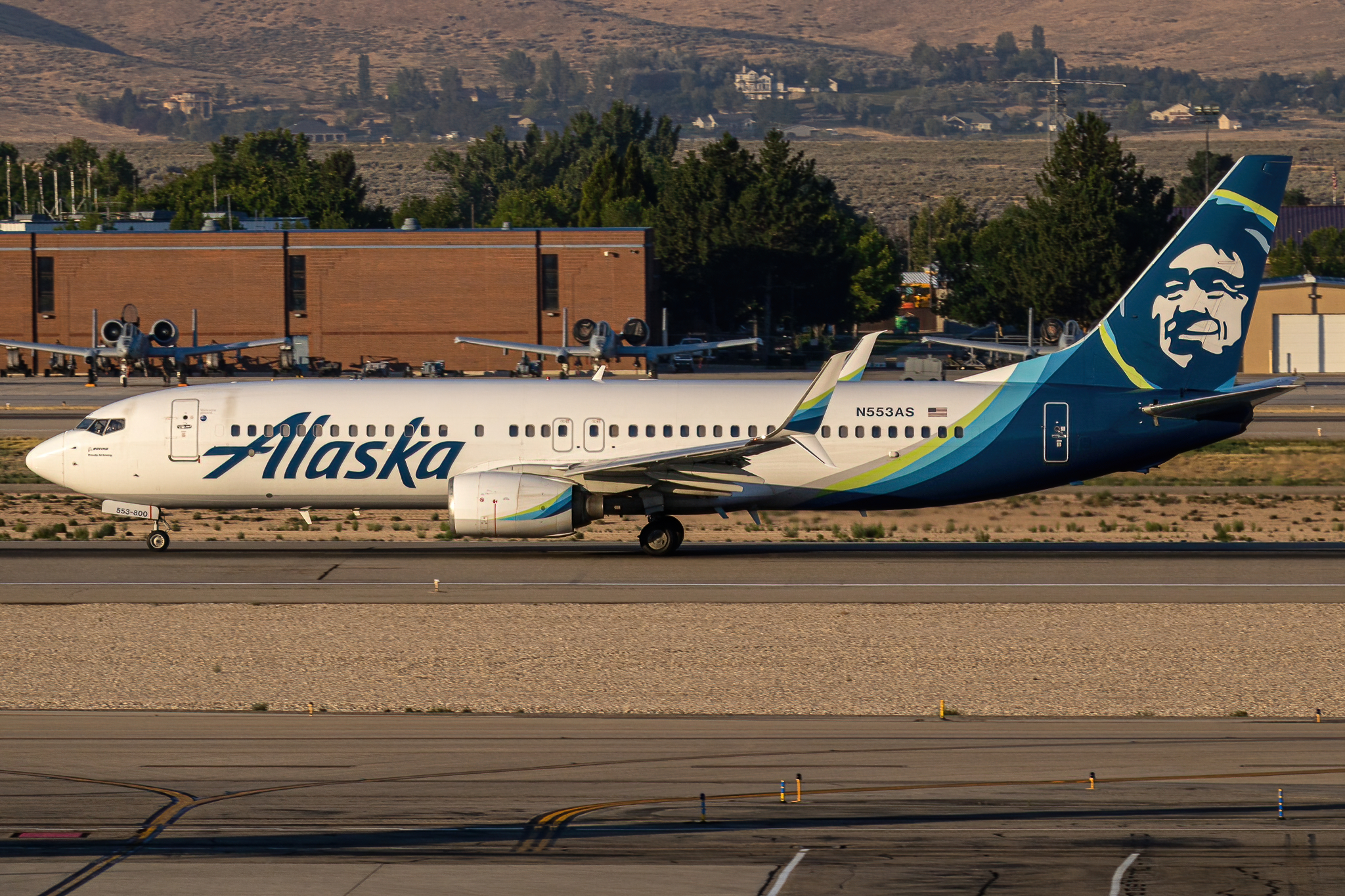 Full size: Alaska Airlines Boeing 737-800 N553AS at Boise Air Terminal/Gowen Field