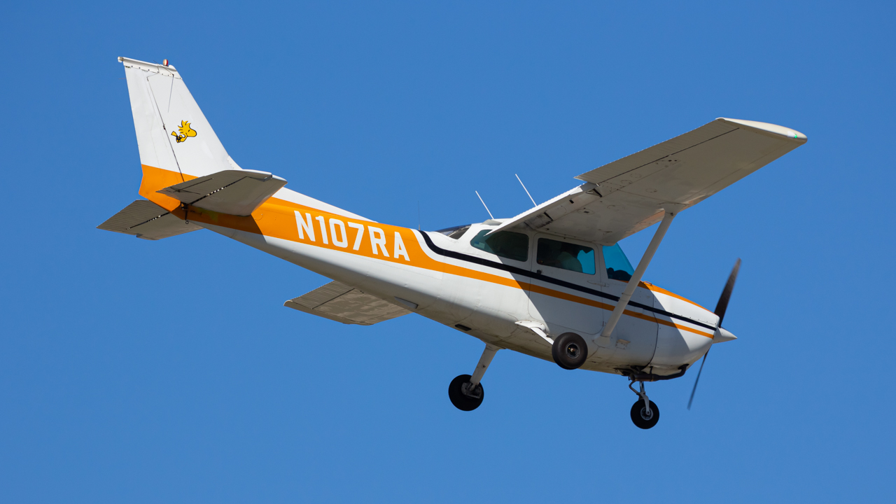 Full size: PRIVATE Cessna 172 N107RA at Naples Municipal Airport