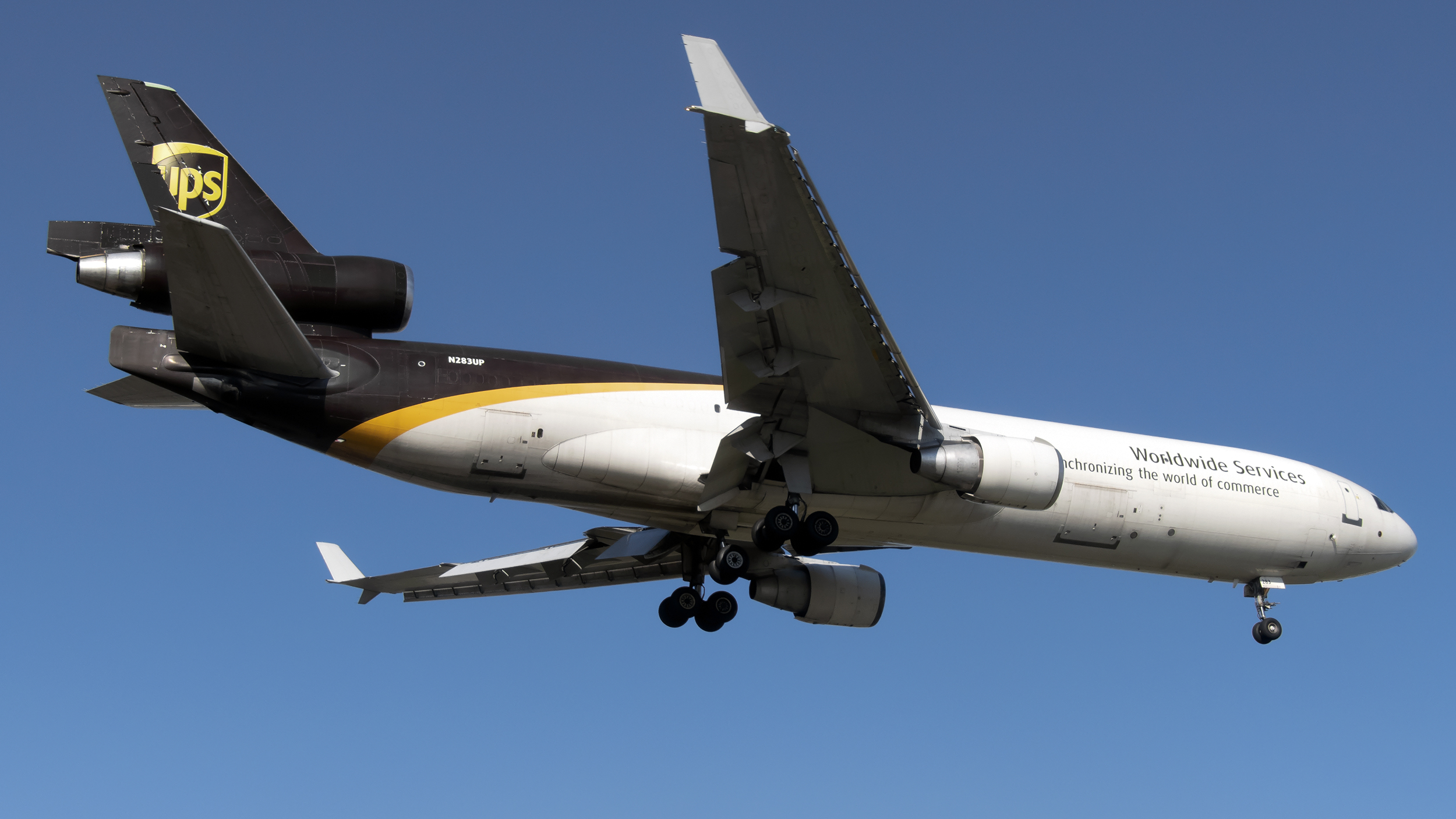 Full size: United Parcel Service McDonnell Douglas MD-11F N283UP at Louisville Muhammad Ali International Airport