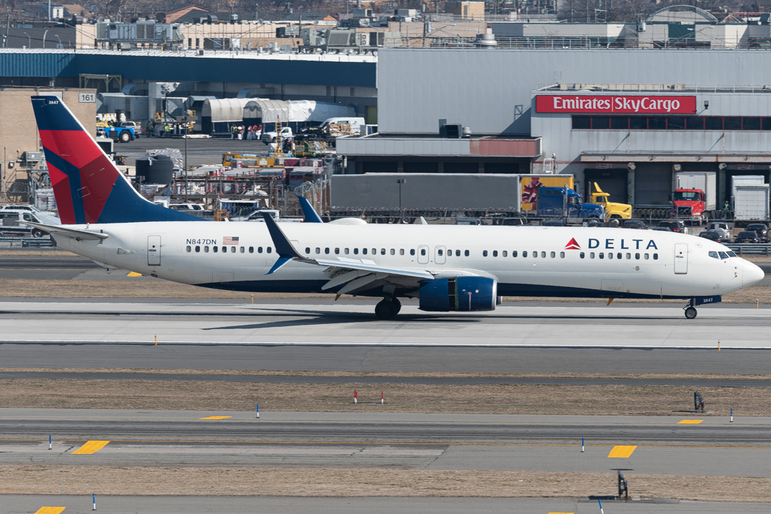 Full size: Delta Airlines Boeing 737-900ER N847DN at John F. Kennedy International Airport