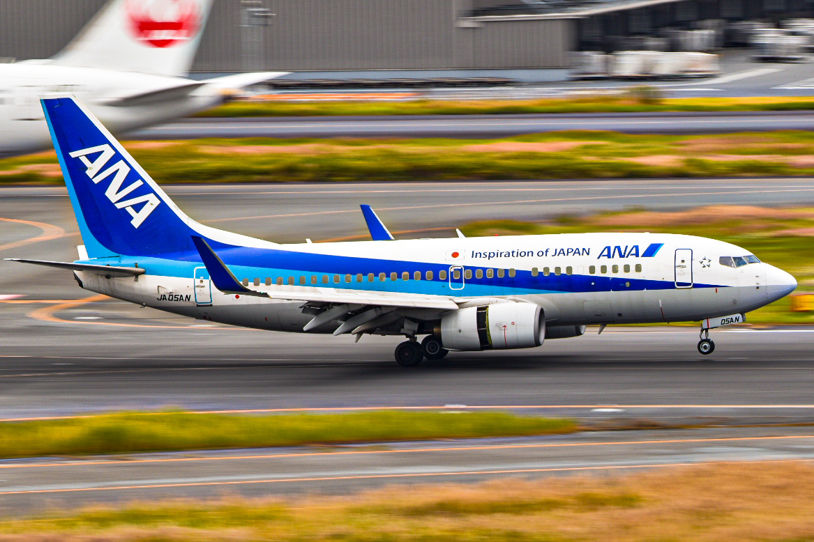 Full size: All Nippon Airways Boeing 737-700 JA05AN at Tokyo-Haneda Airport