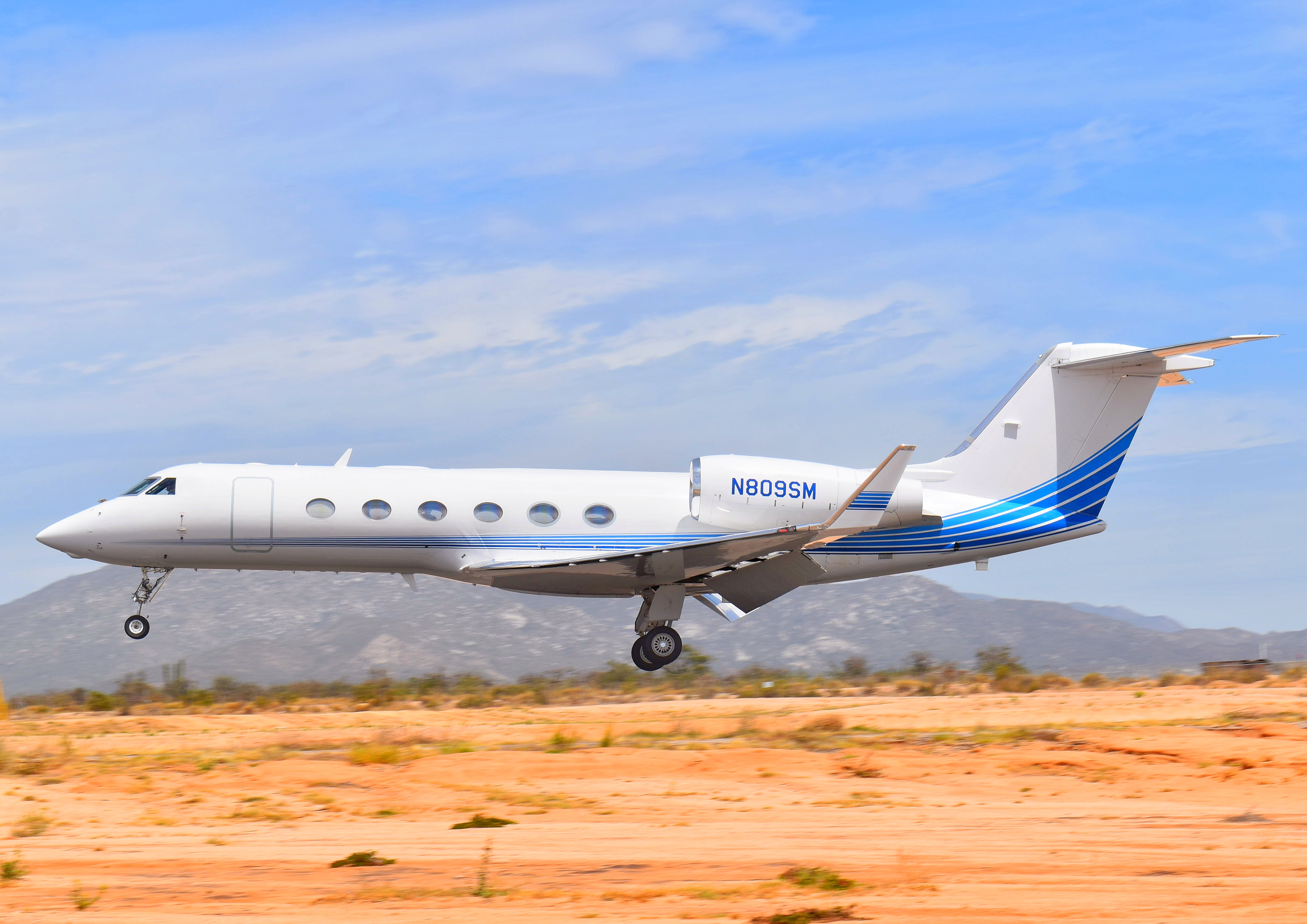 Full size: PRIVATE Gulfstream IV N809SM at Aeropuerto de Cabo San Lucas Internacional