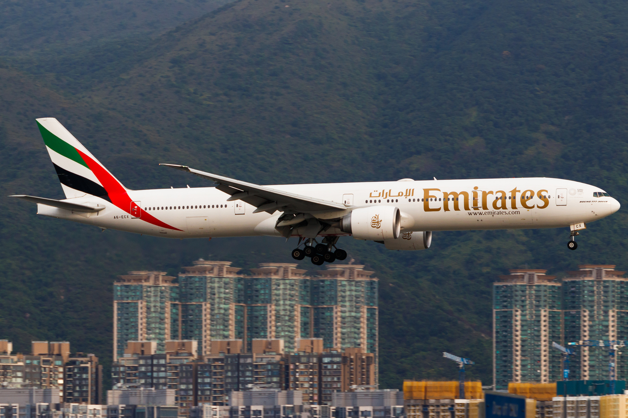 Full size: Emirates Boeing 777-300ER A6-ECX at Hong Kong International Airport