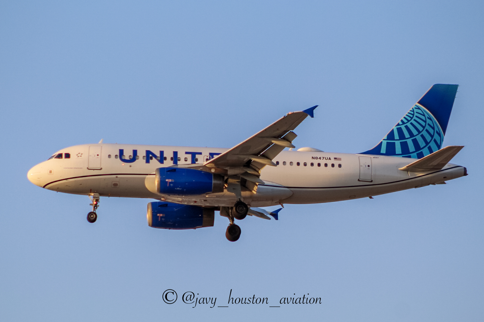 Full size: United Airlines  Airbus A319 N847UA at Houston-George Bush Intercontinental Airport