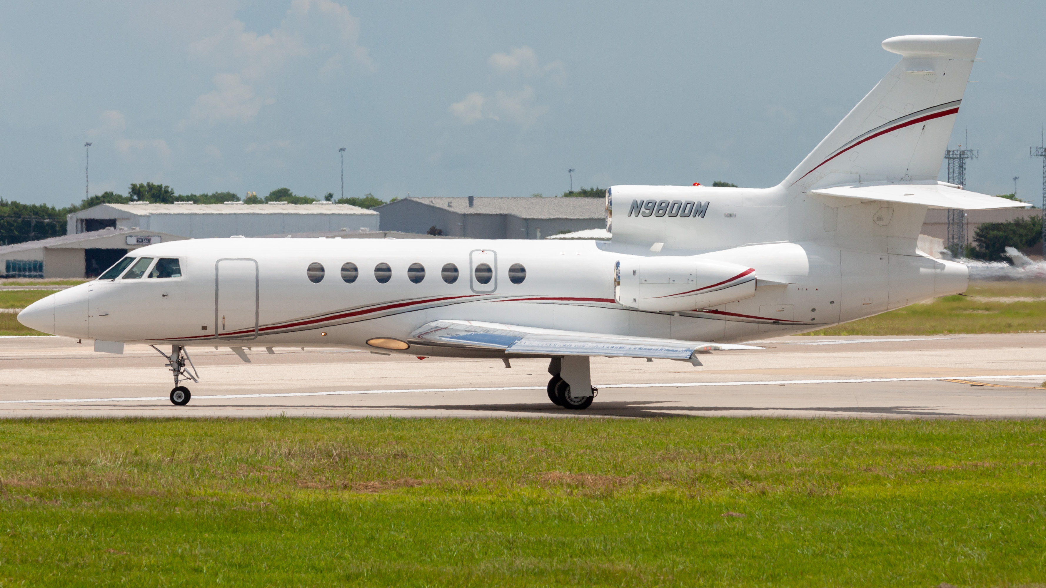 Full size: PRIVATE Dassault Falcon 50 N980DM at William P Hobby Airport