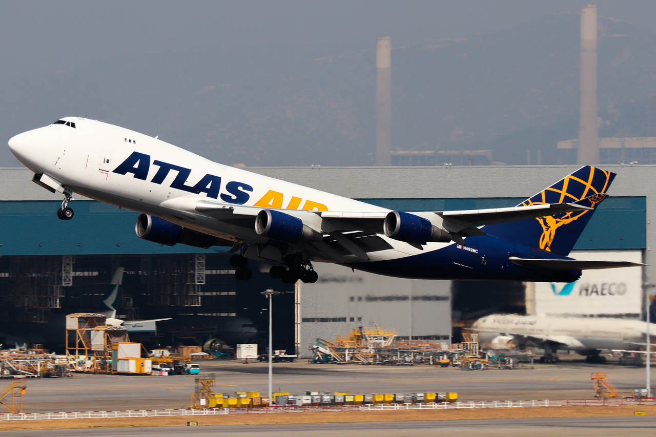 Full size: Atlas Air Boeing 747-400 N492MC at Hong Kong International Airport