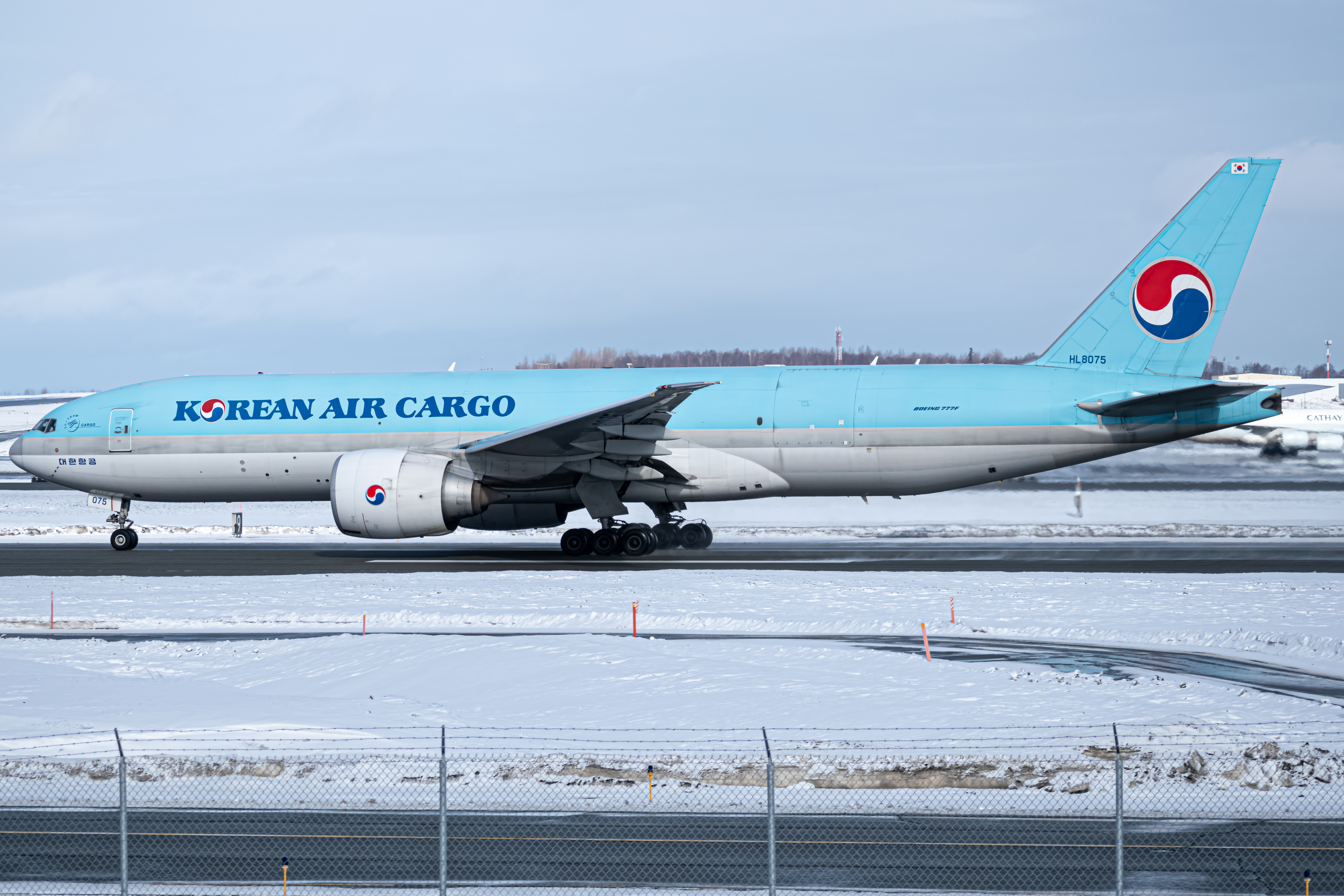 Full size: Korean Air Cargo Boeing 777-F HL8075 at Anchorage Ted Stevens International Airport