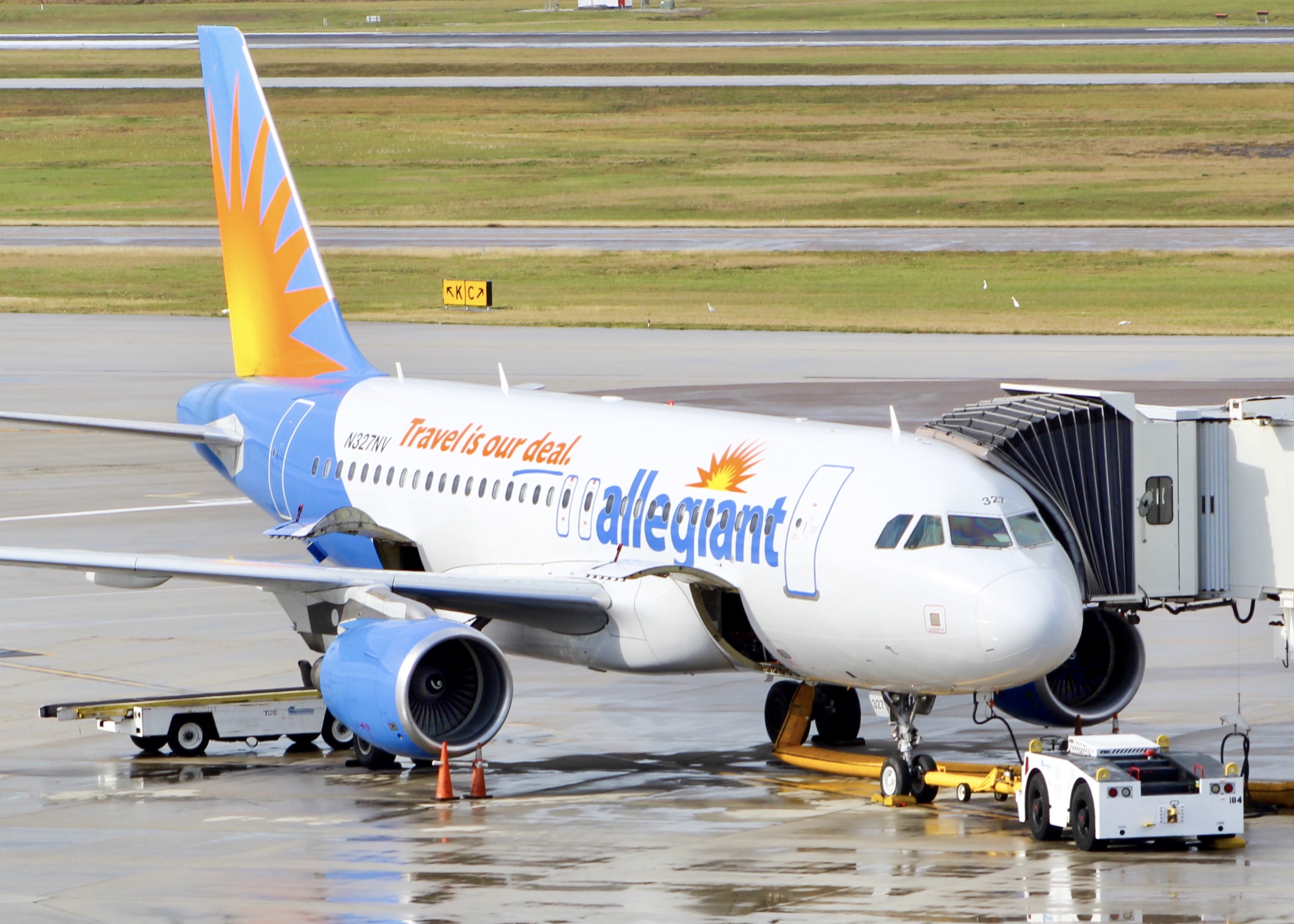Full size: Allegiant Airbus A319 N327NV at Orlando International Airport