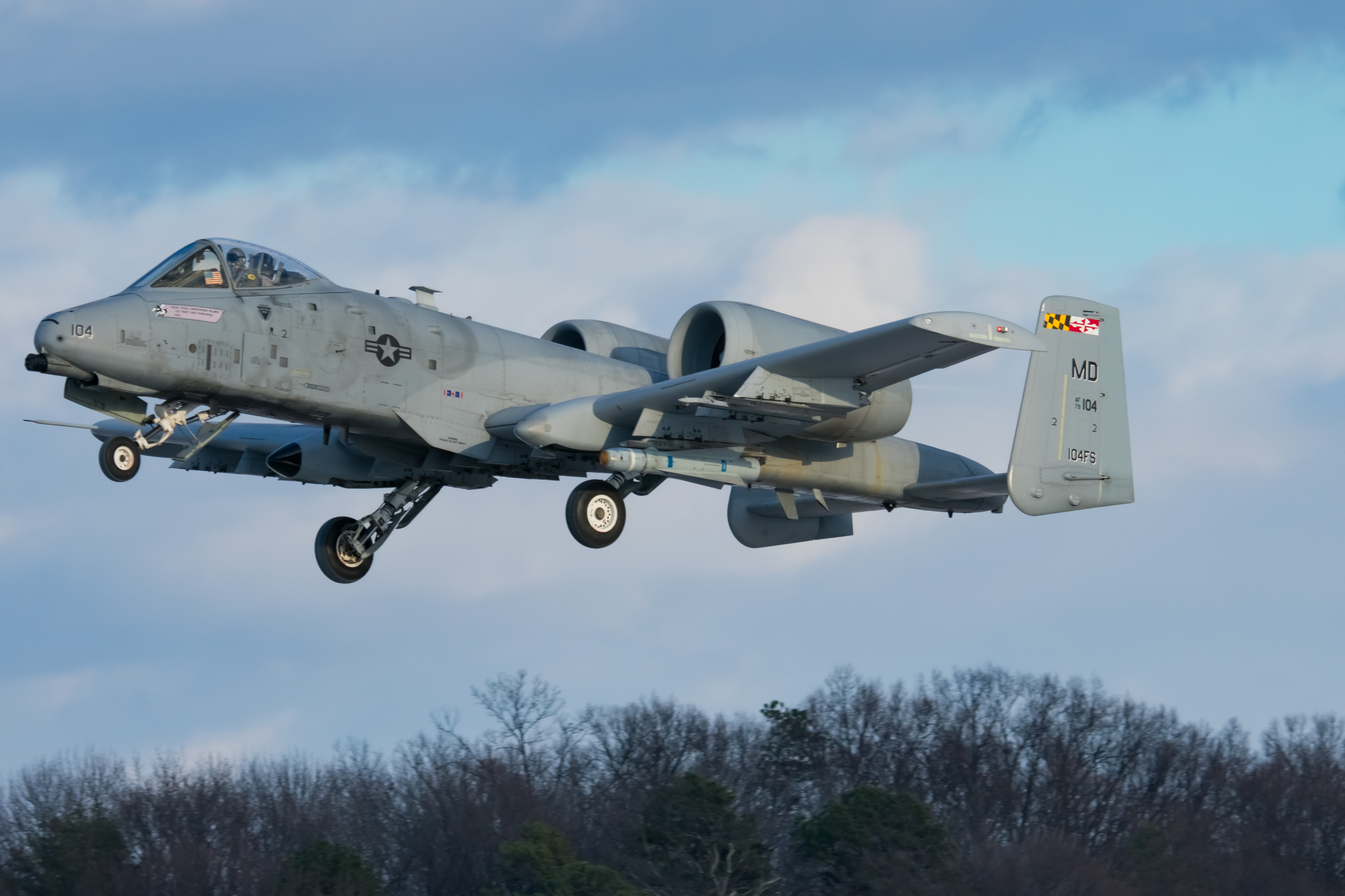 Full size: USAF - United States Air Force Fairchild A-10 Thunderbolt 79-0104 at Martin State Airport
