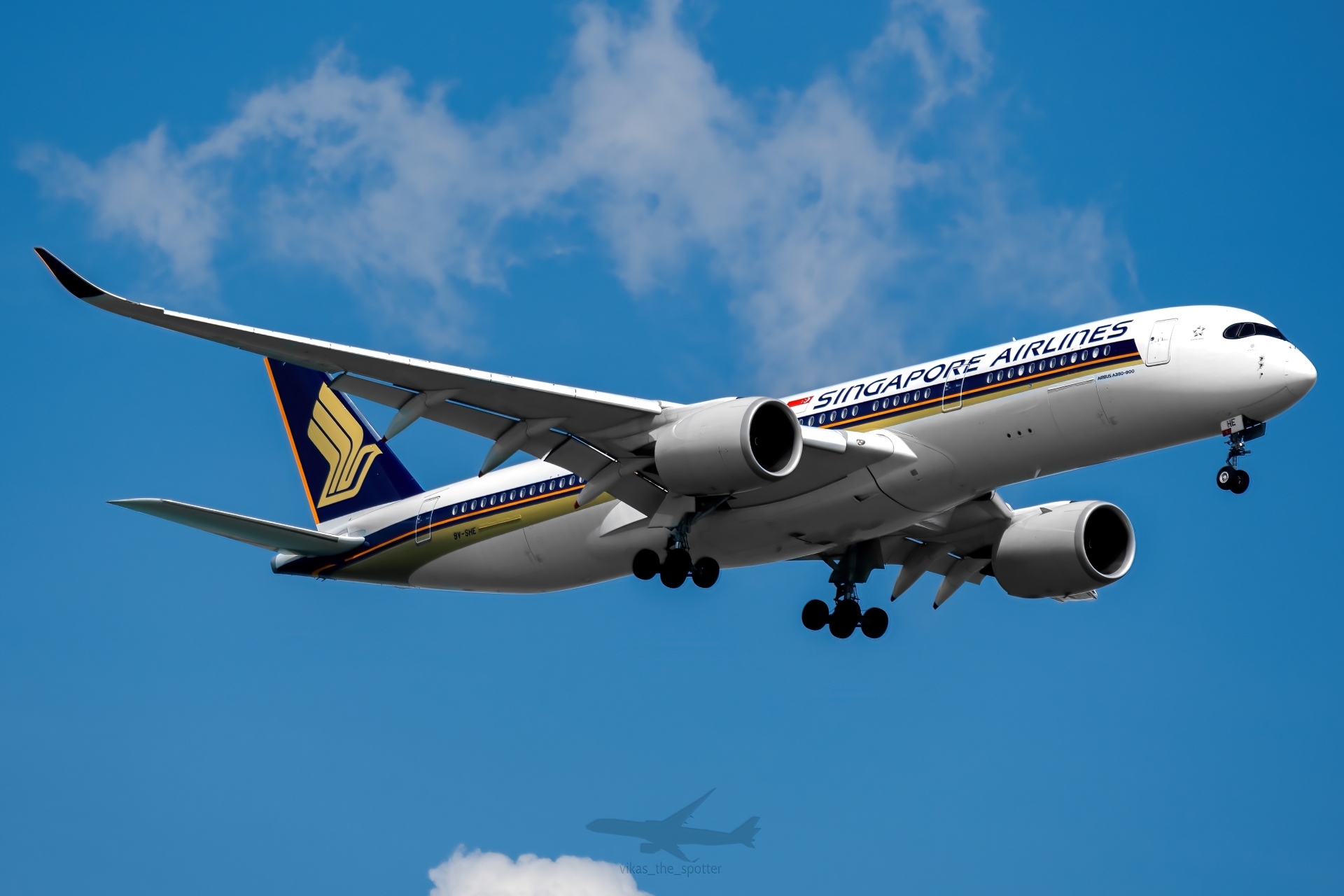 Full size: Singapore Airlines  Airbus A350-900 9V-SHE at Singapore-Changi Airport