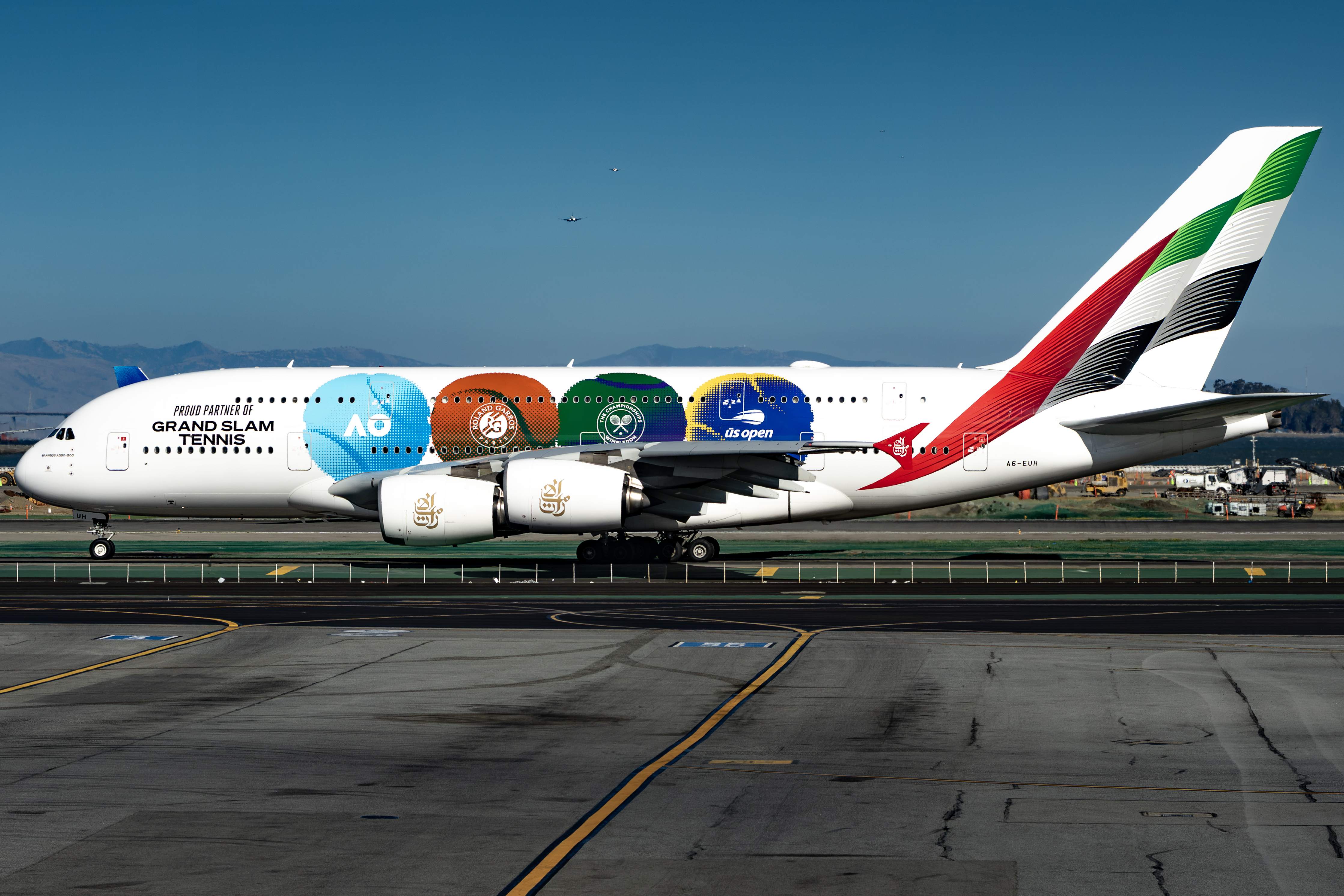Full size: Emirates Airbus A380-800 A6-EUH at San Francisco International Airport