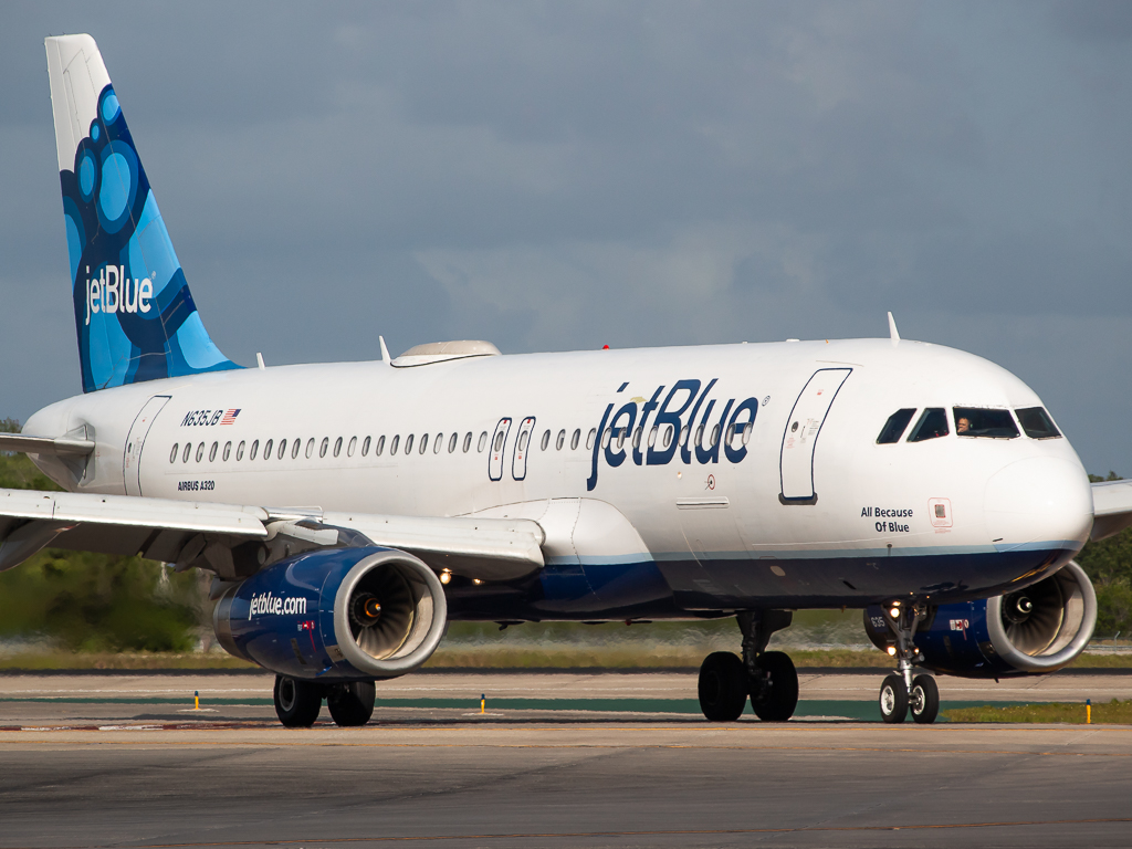 Full size: JetBlue Airways Airbus A320 N635JB at Orlando International Airport
