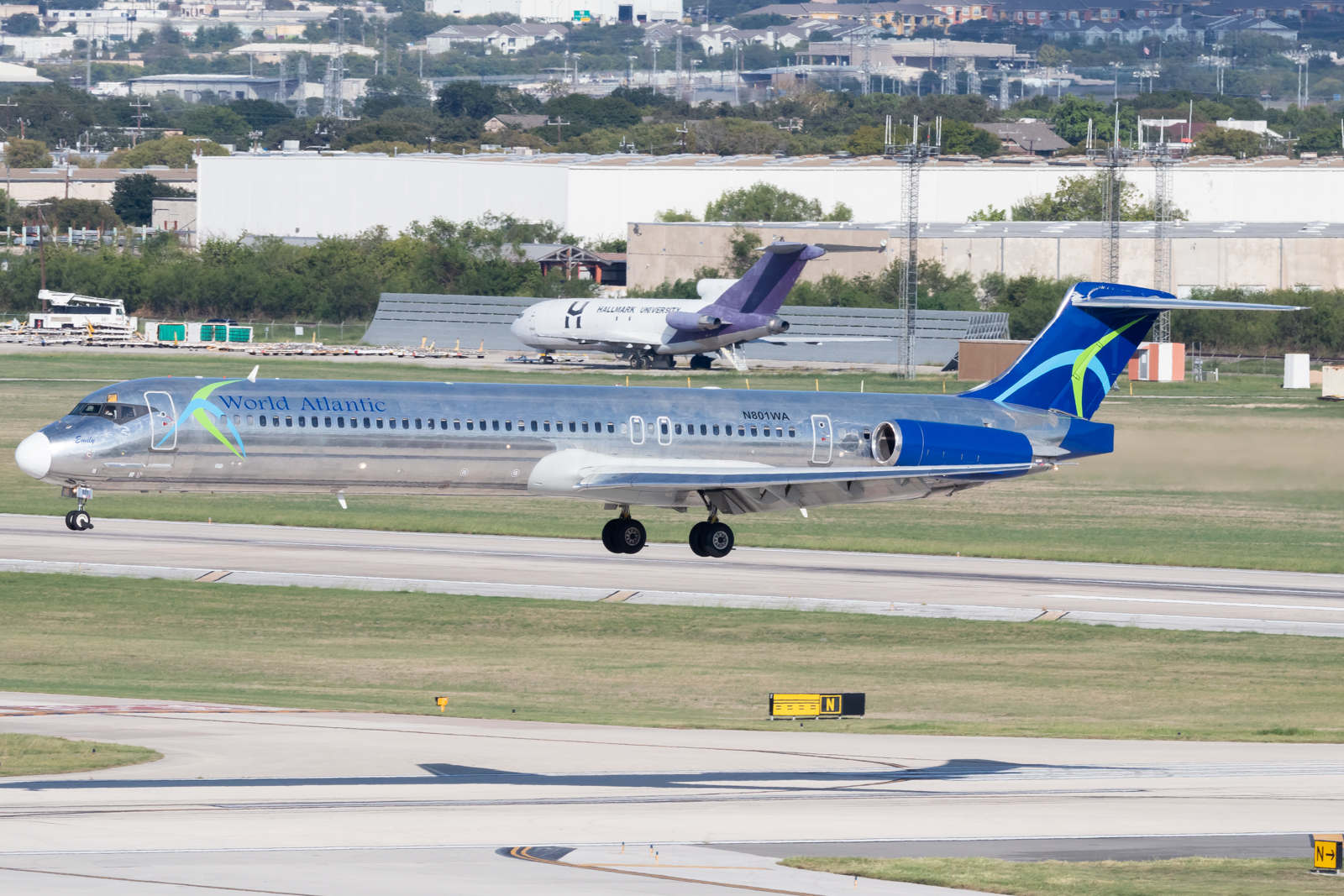 Full size: World Atlantic Airlines McDonnell Douglas MD-83 N801WA at San Antonio International Airport