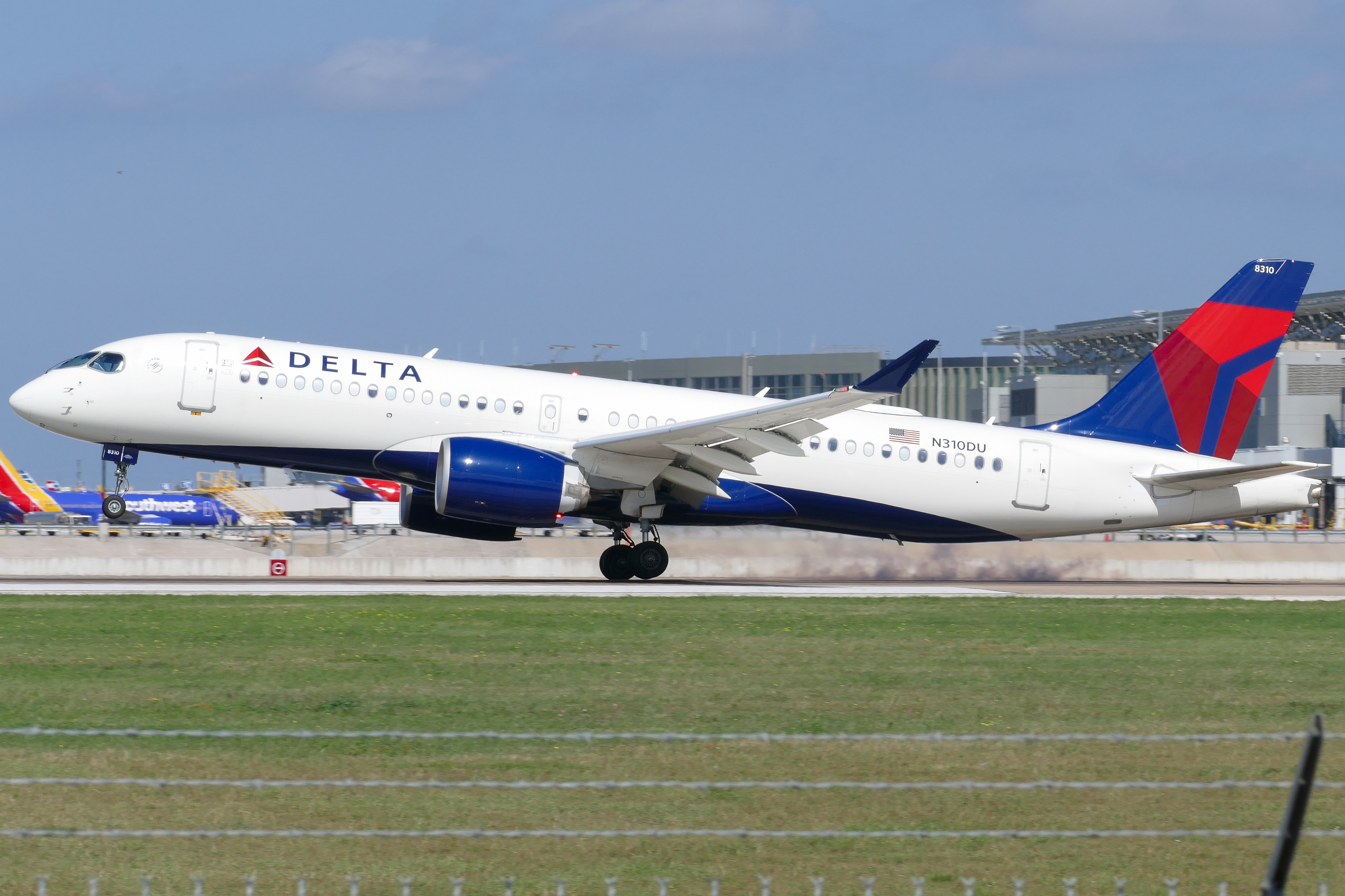Full size: Delta Airlines Airbus A220-300 N310DU at Austin-Bergstrom International Airport