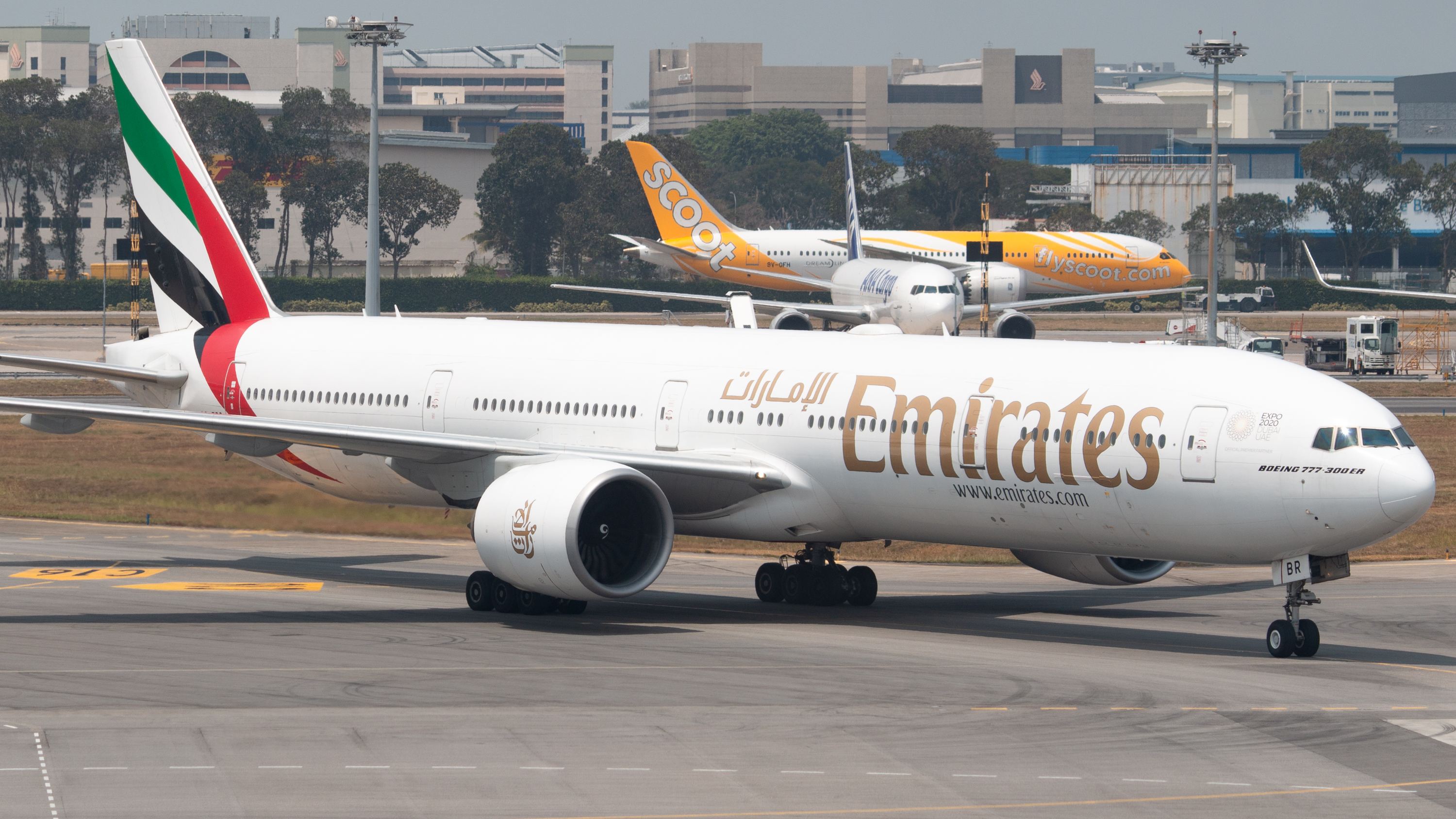 Full size: Emirates Boeing 777-300ER A6-EBR at Singapore-Changi Airport