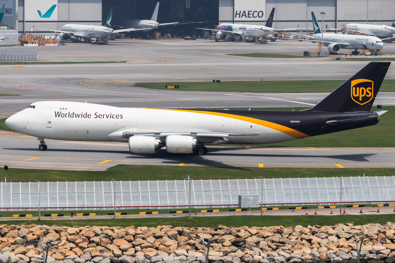 Full size: United Parcel Service Boeing 747-8F N609UP at Hong Kong International Airport