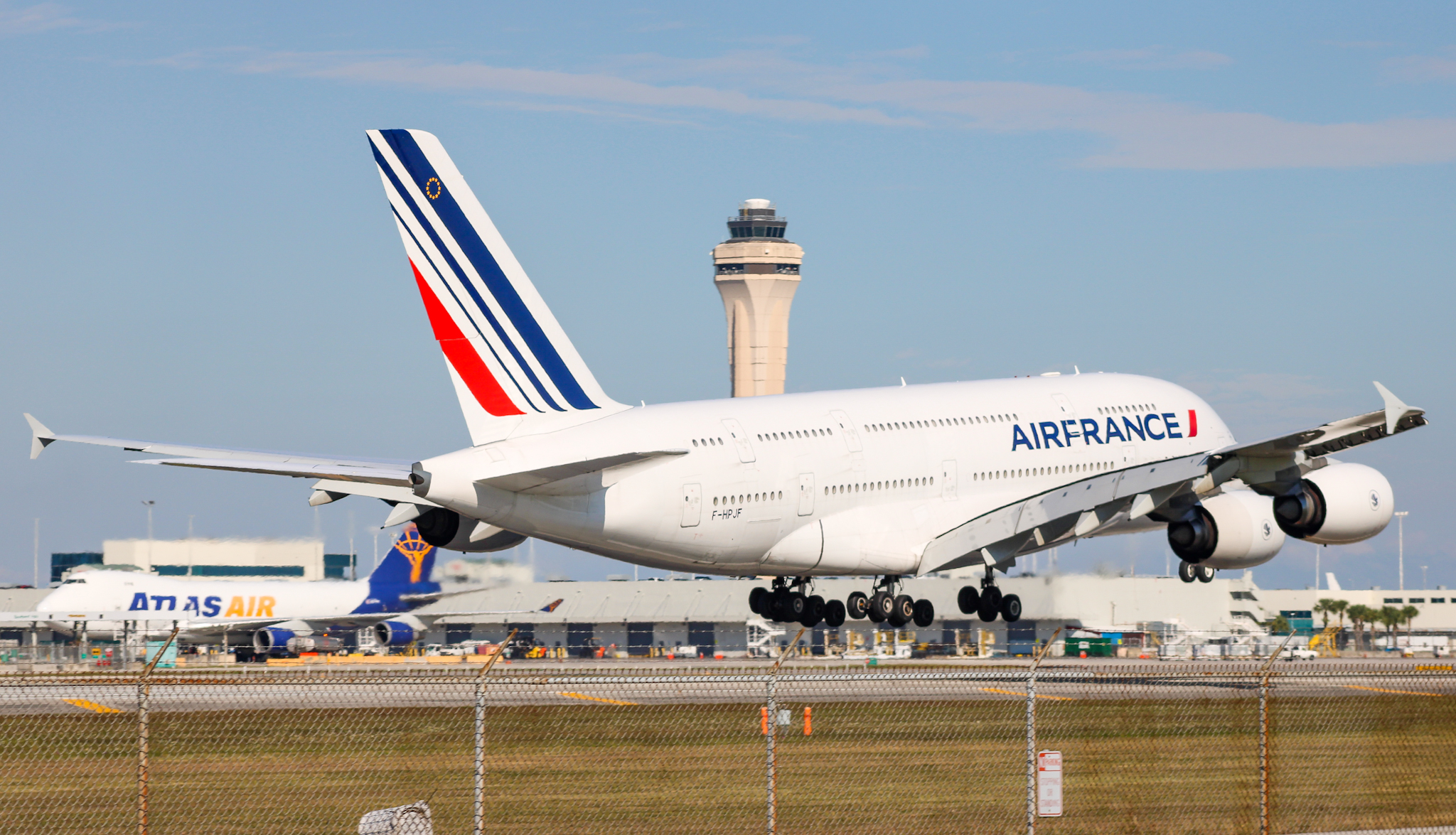 Full size: Air France Airbus A380-800 F-HPJF at Miami International Airport