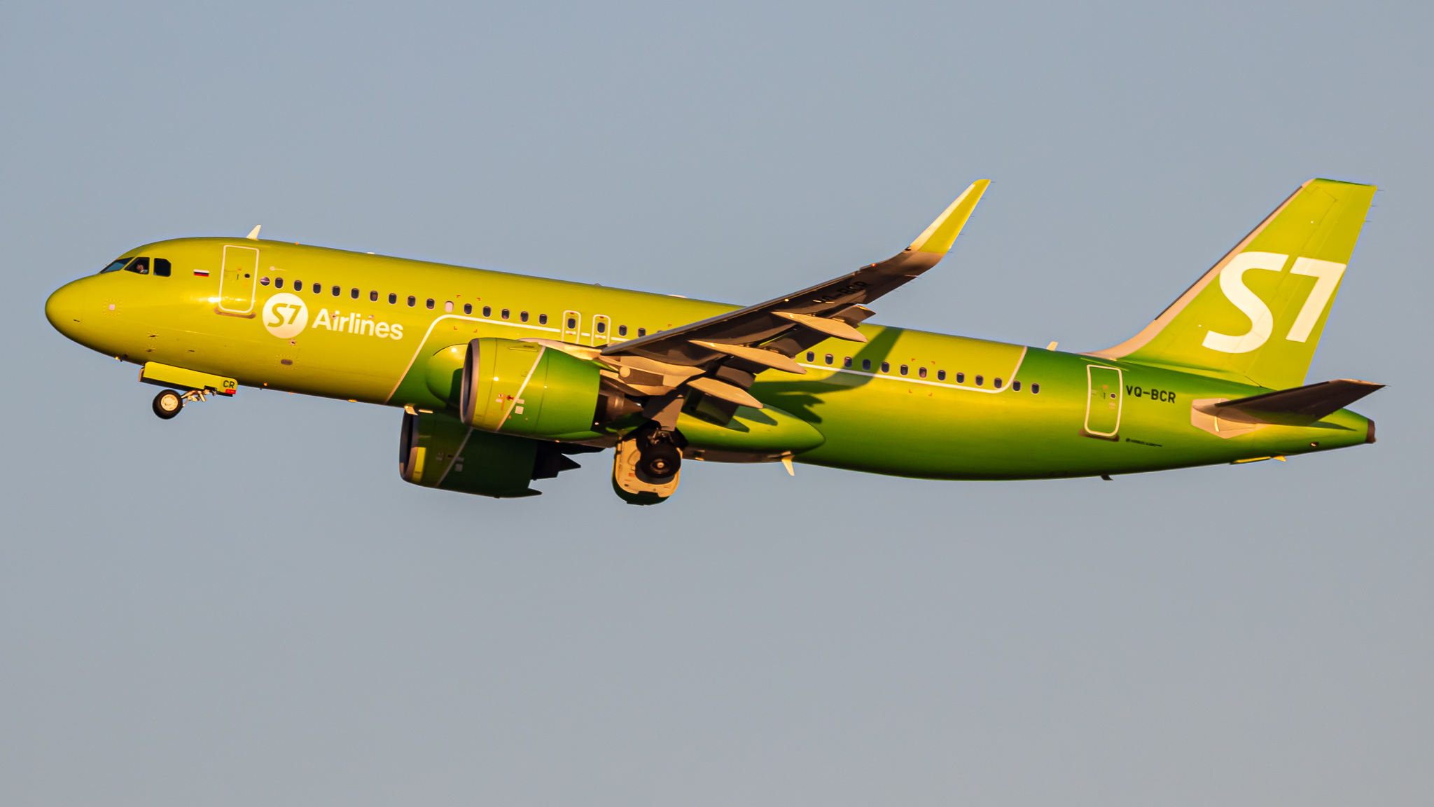 Full size: S7 Airlines Airbus A320Neo VQ-BCR at Seoul-Incheon International Airport