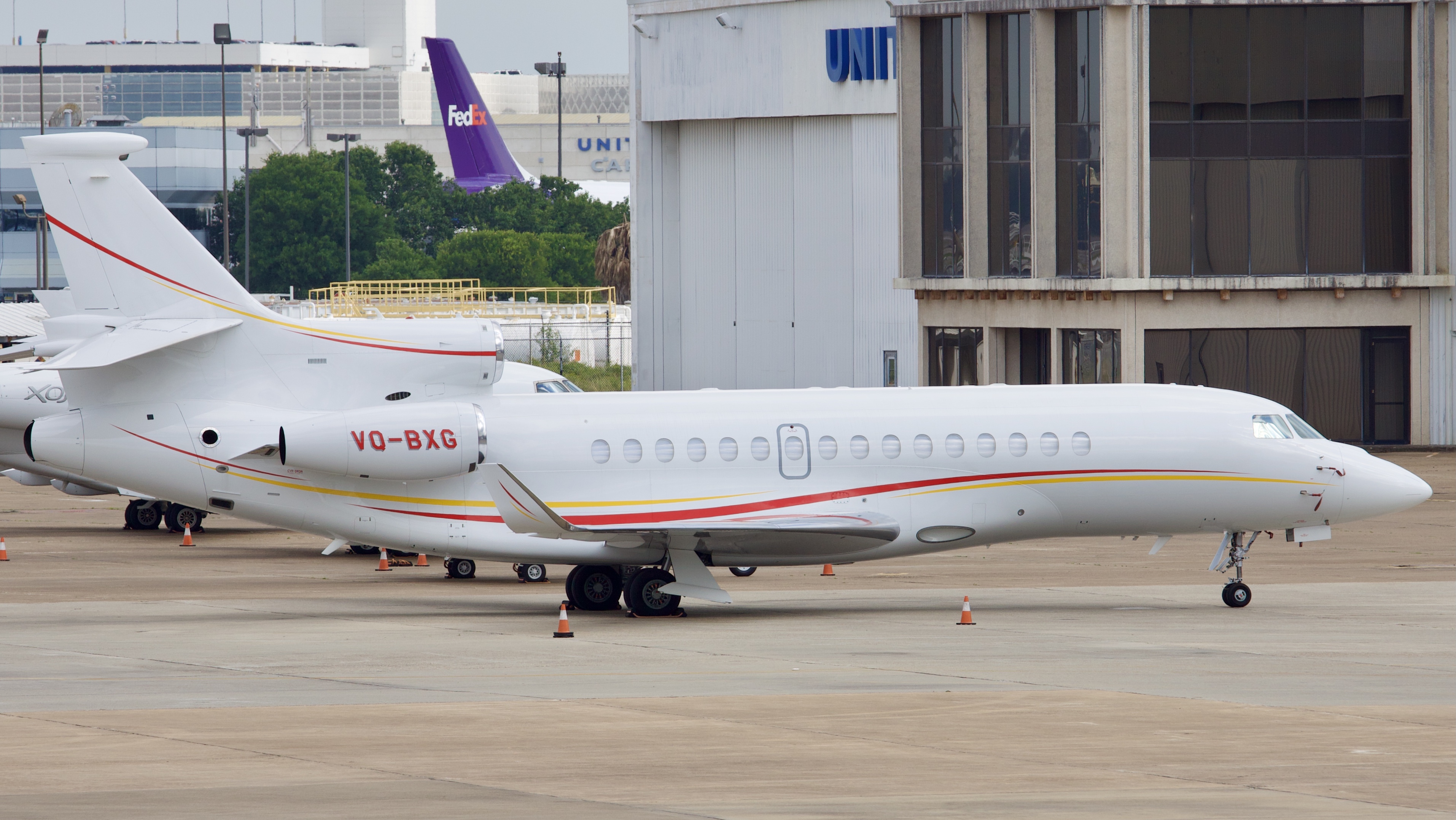Full size: PRIVATE Dassault Falcon 8X VQ-BXG at Houston-George Bush Intercontinental Airport