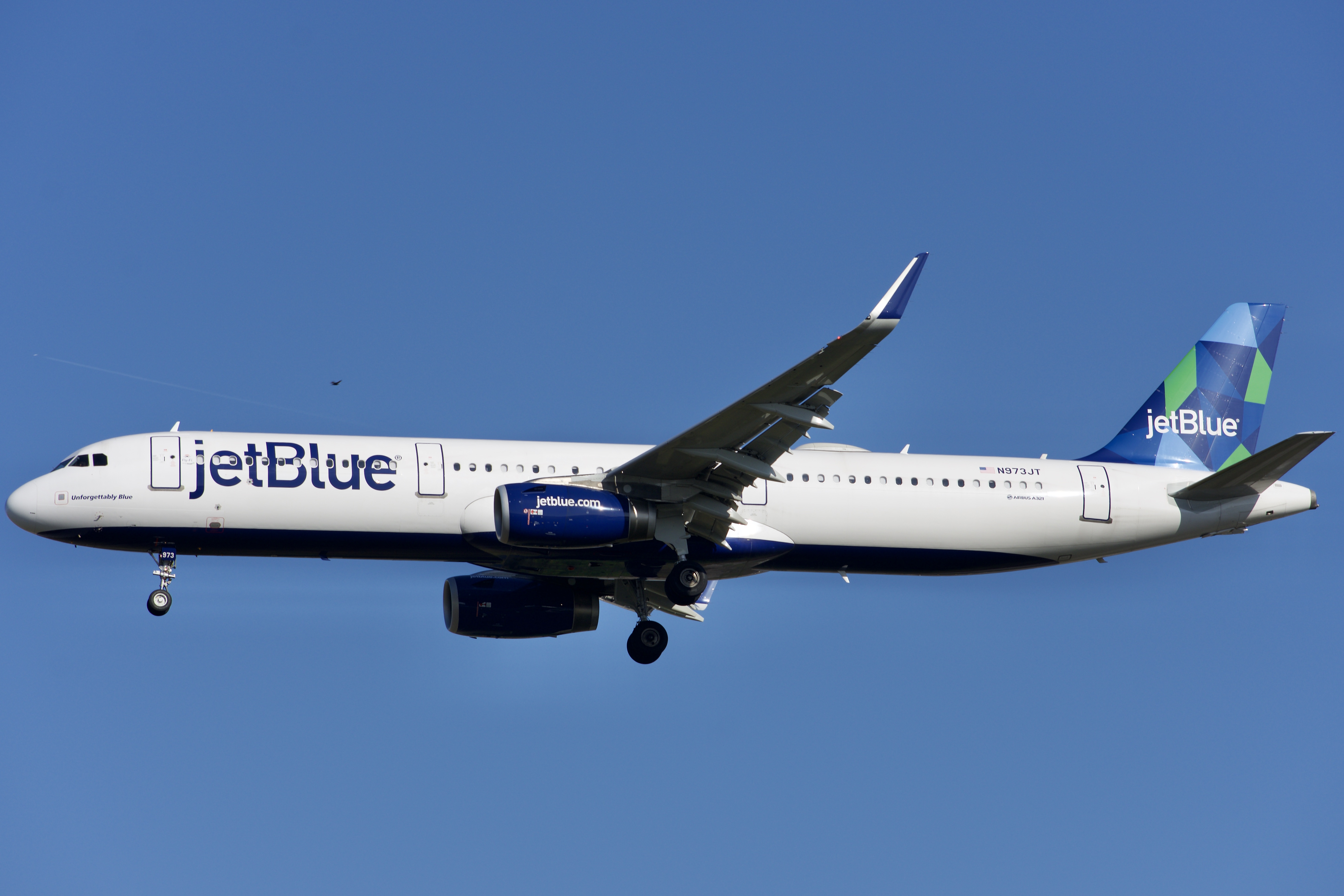 Full size: JetBlue Airways Airbus A321-200 N973JT at Orlando International Airport