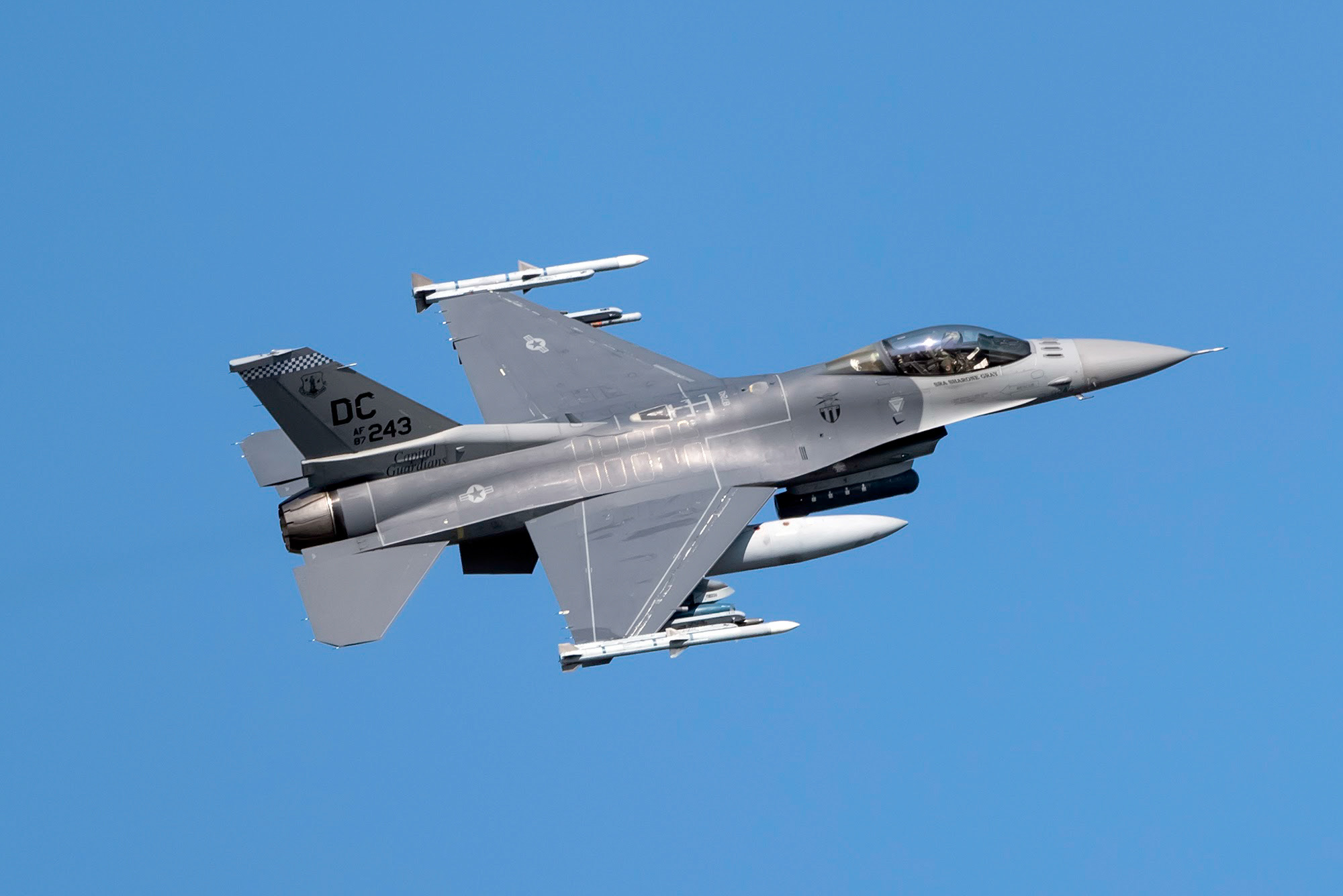 Full size: USAF - United States Air Force General Dynamics F-16C 87-0243 at Joint Base Andrews