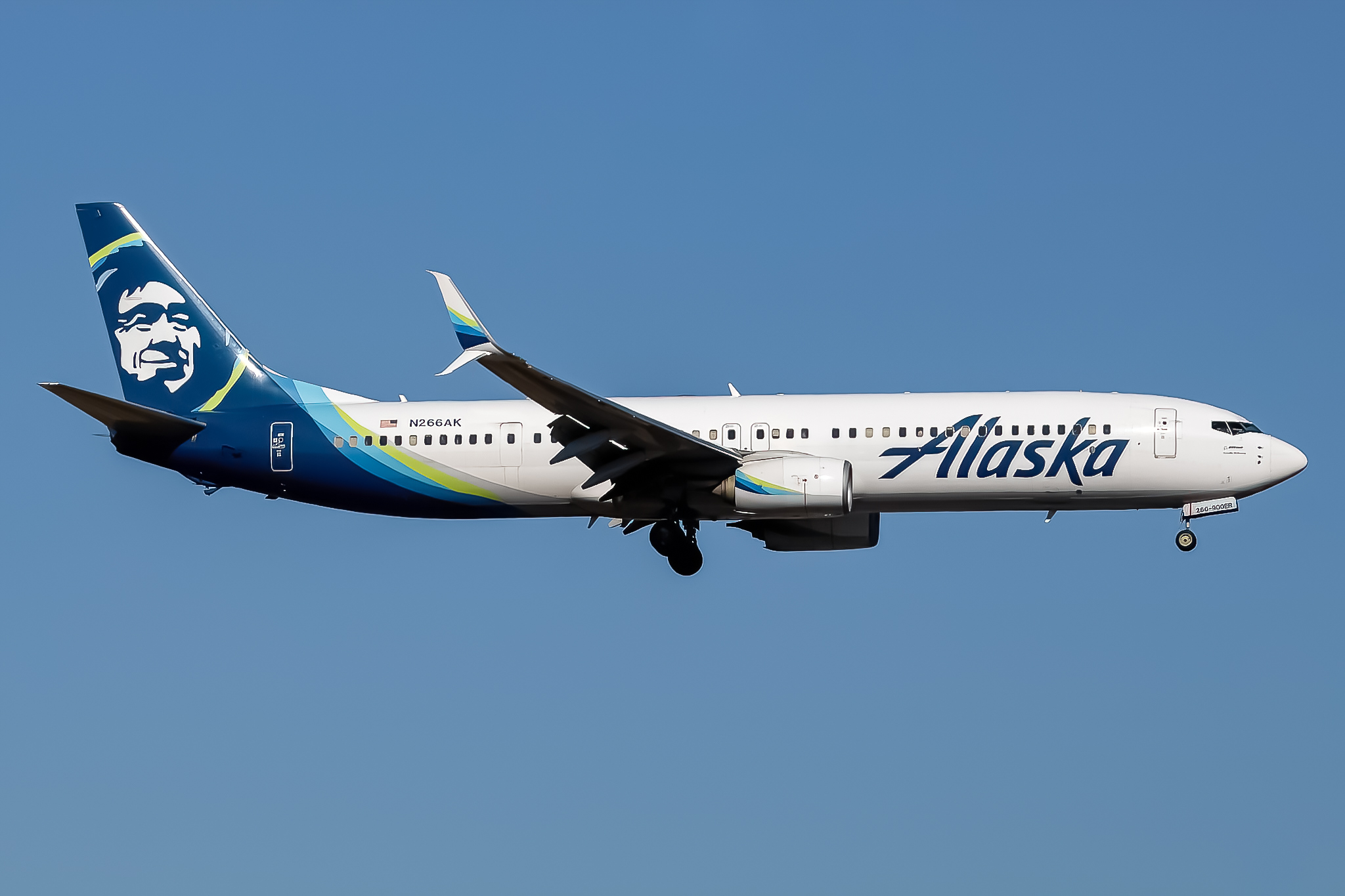 Full size: Alaska Airlines Boeing 737-900ER N266AK at Boise Air Terminal/Gowen Field