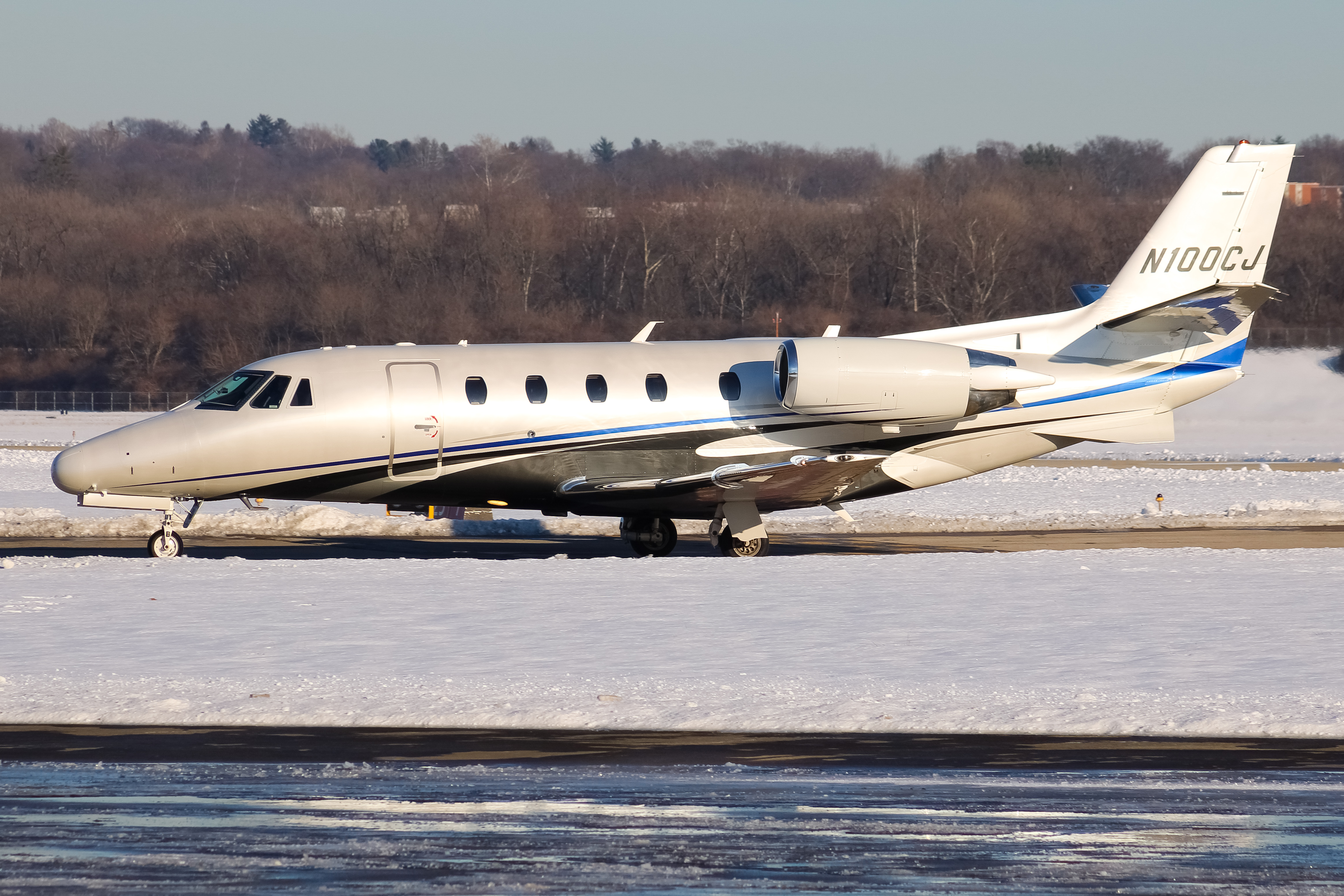 Full size: PRIVATE  Cessna Citation 560 Encore N100CJ at Cincinnati Municipal Airport/Lunken Field
