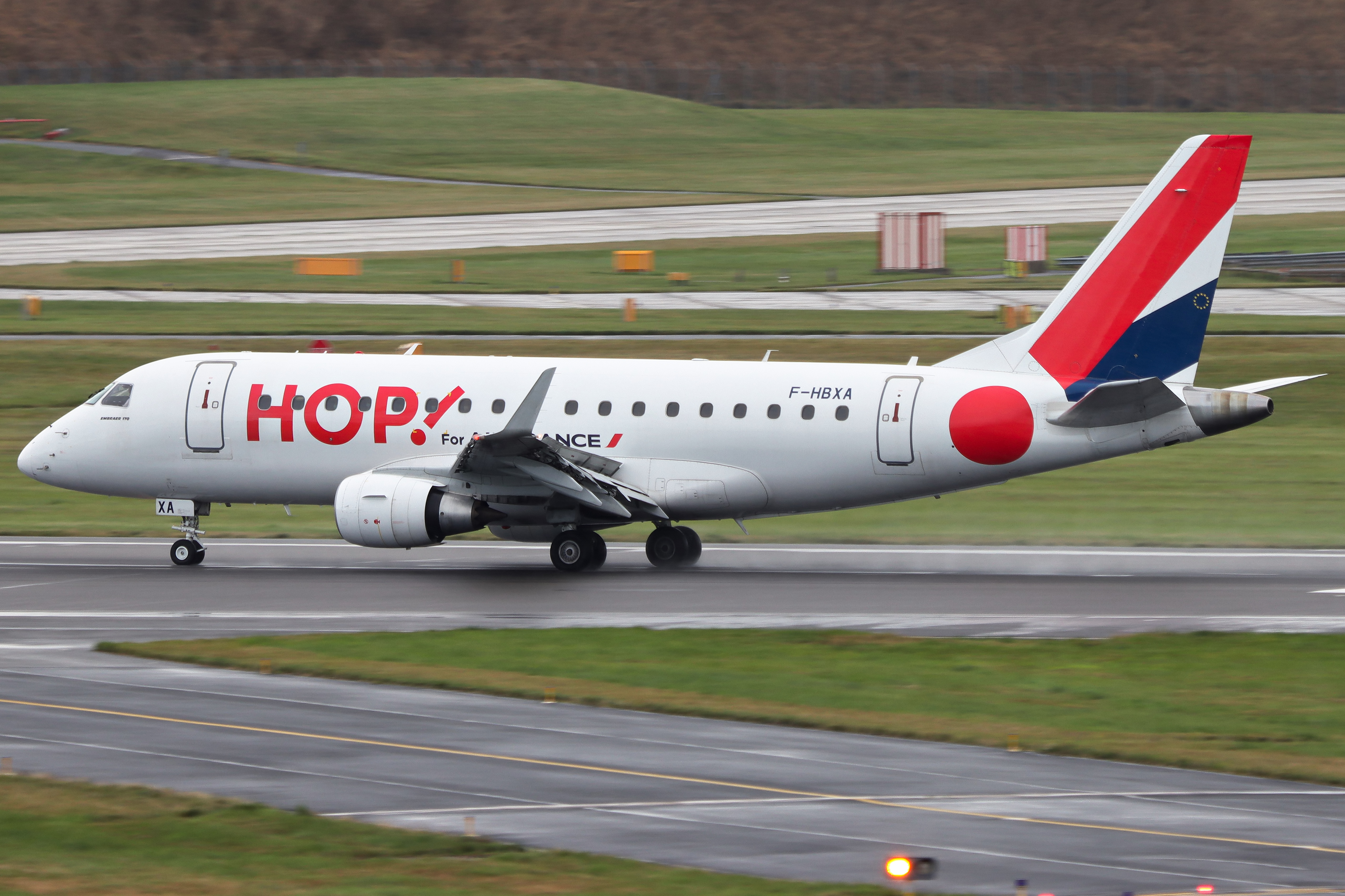 Full size: Air France HOP Embraer E170 F-HBXA at Birmingham Airport