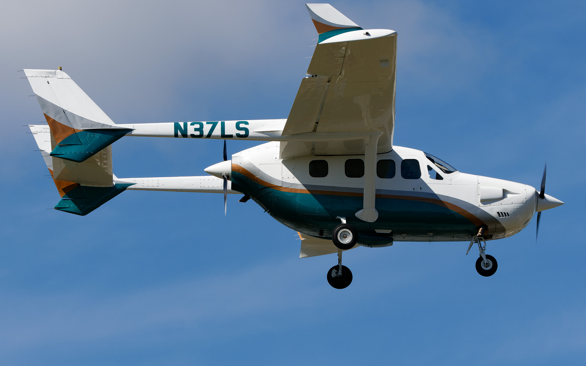 Full size: PRIVATE Cessna T337G Skymaster N37LS at St. Petersburg Clearwater International Airport