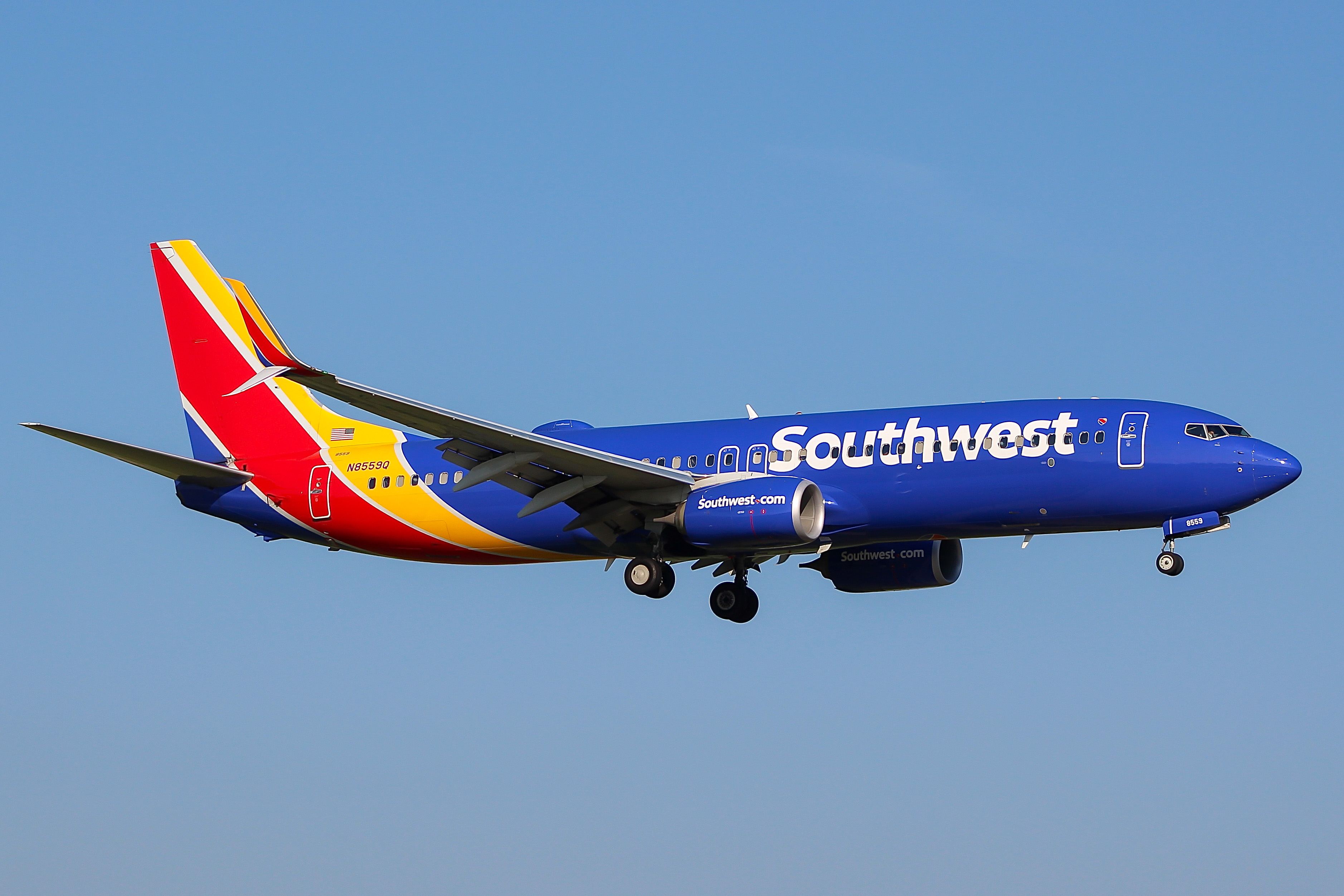 Full size: Southwest Airlines Boeing 737-800 N8559Q at General Mitchell International Airport