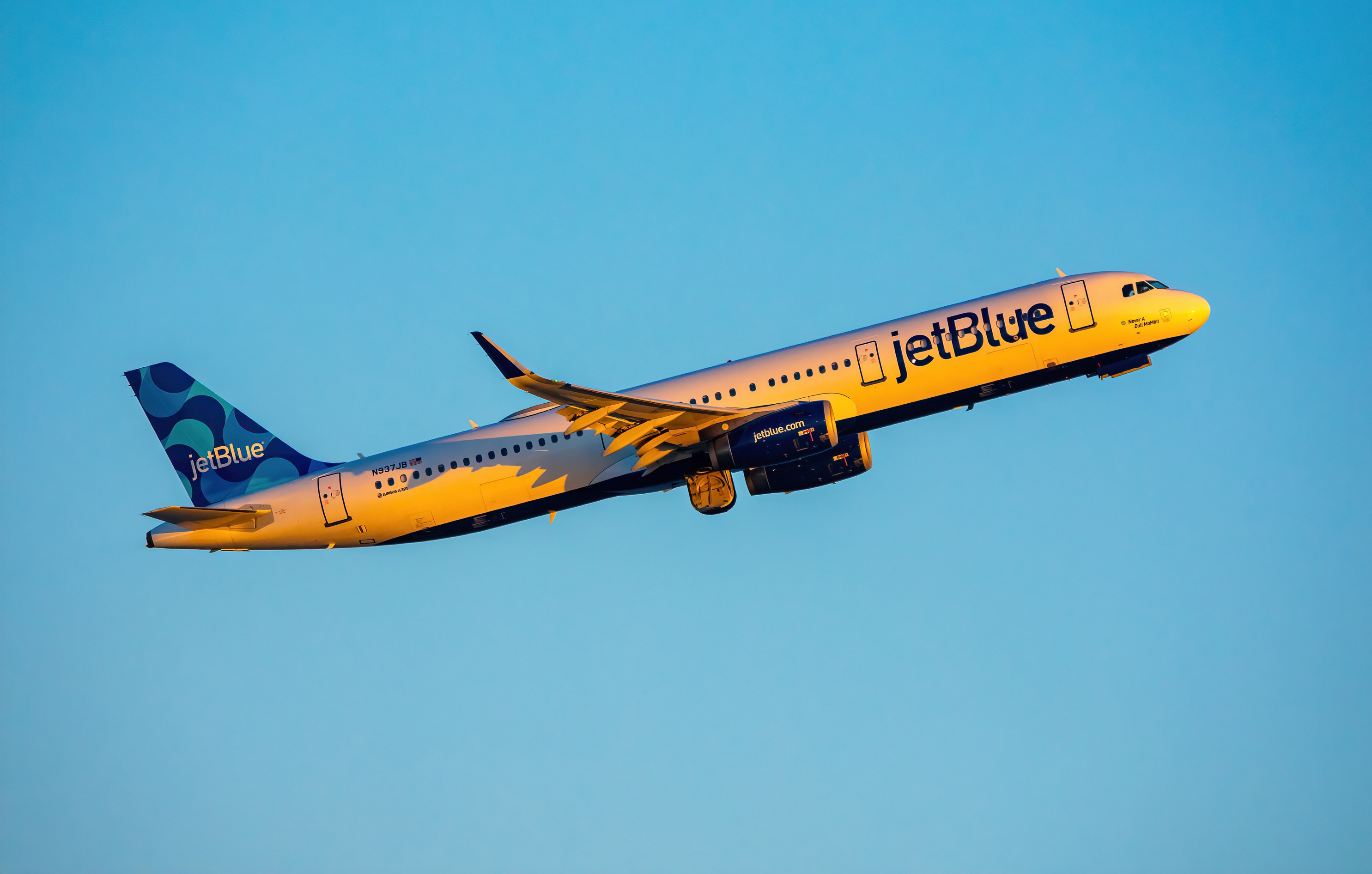 Full size: JetBlue Airways Airbus A321-200 N937JB at San Francisco International Airport