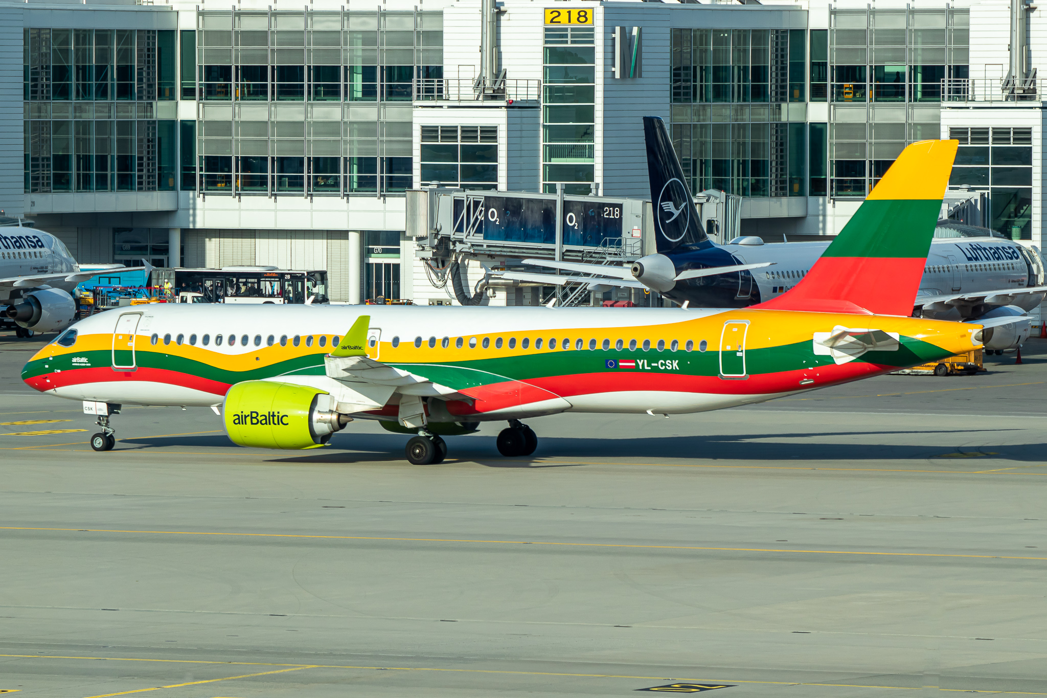 Full size: Air Baltic Airbus A220-300 YL-CSK at Munich International Airport