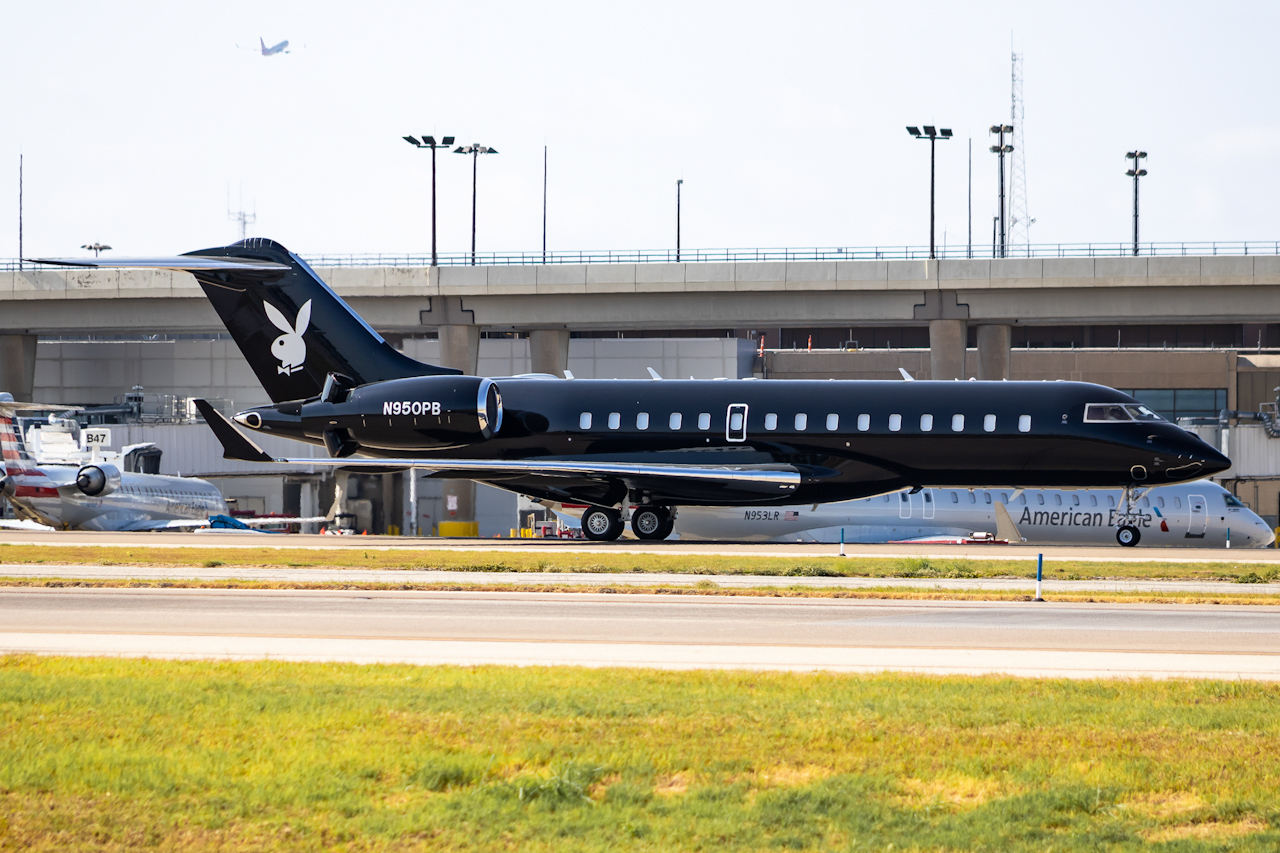 Full size: PRIVATE Bombardier Global Express N950PB at Dallas-Fort Worth International Airport