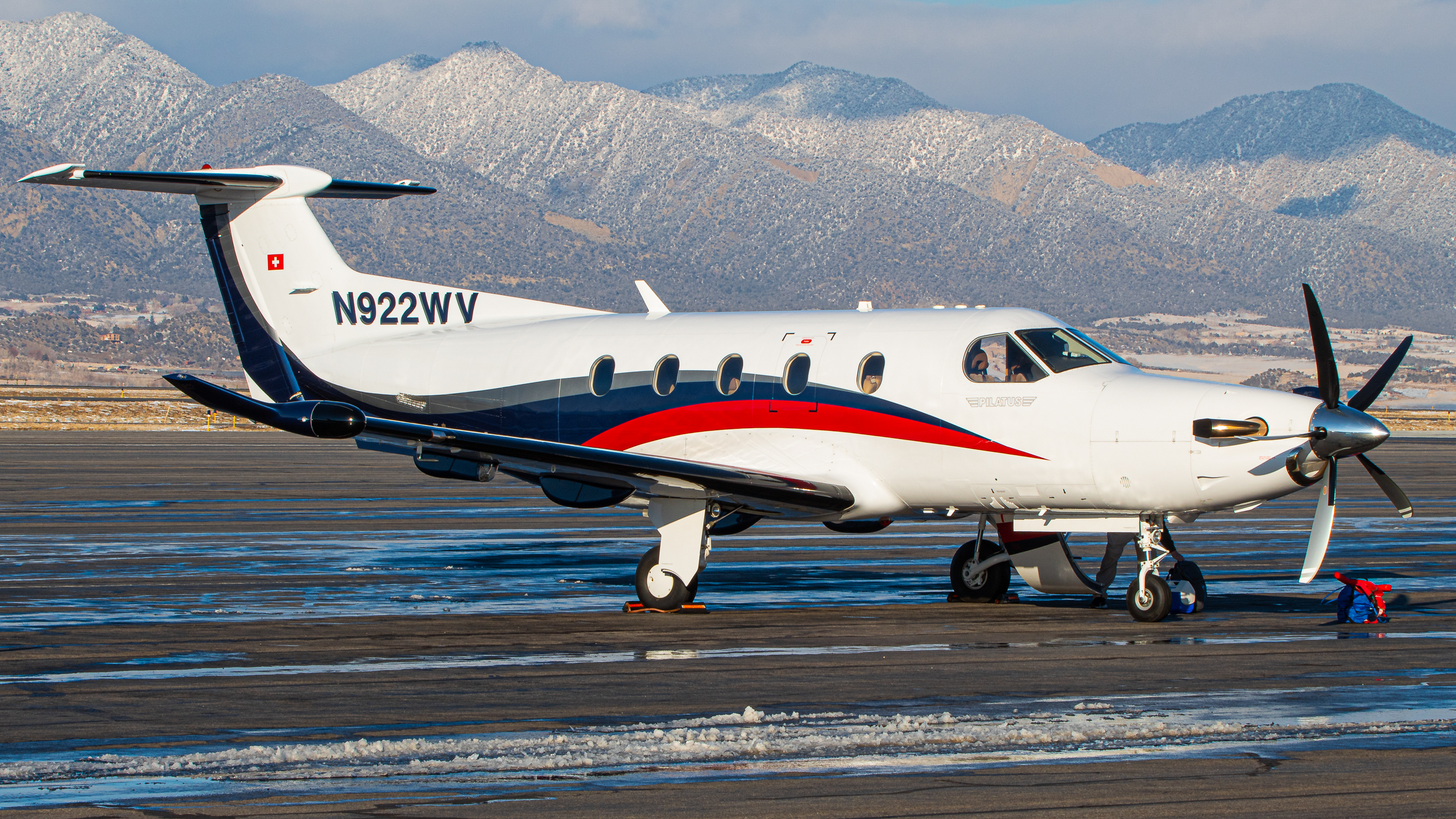 Full size: PRIVATE Pilatus PC-12 N922WV at Rifle Garfield County Airport