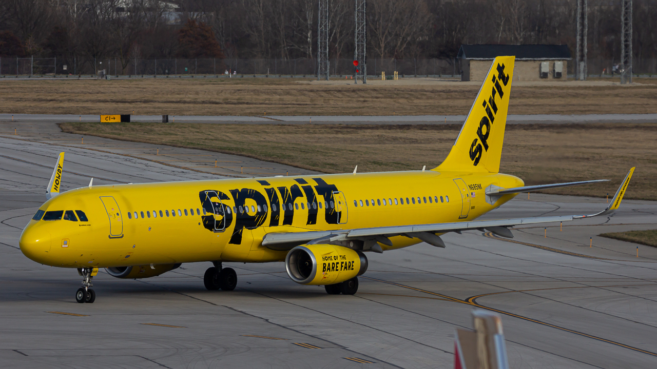 Full size: Spirit Airlines Airbus A321-200 N685NK at John Glenn Columbus International Airport