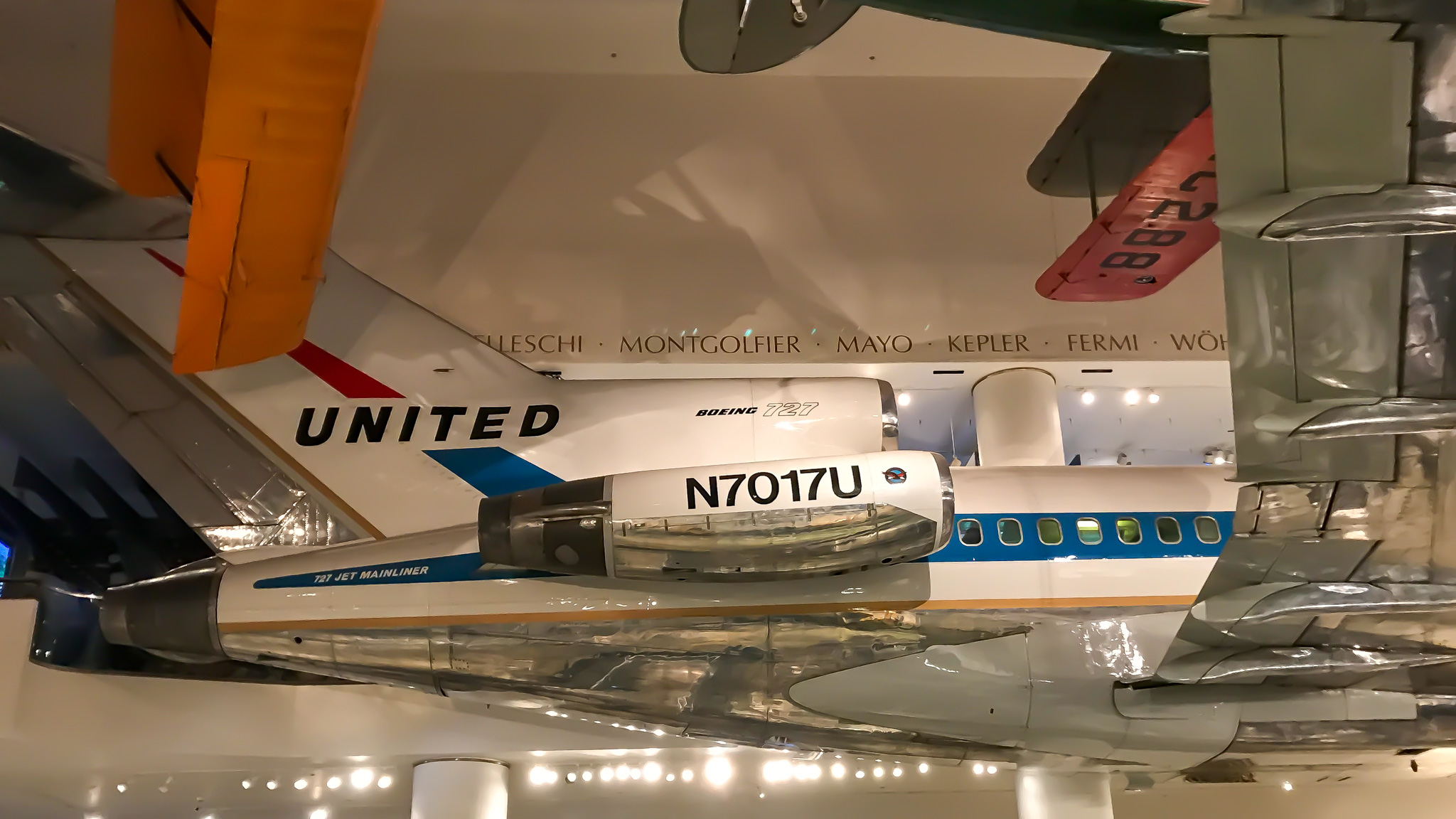 Full size: United Airlines Boeing 727-200 N7017U at Merrill C. Meigs Field Airport