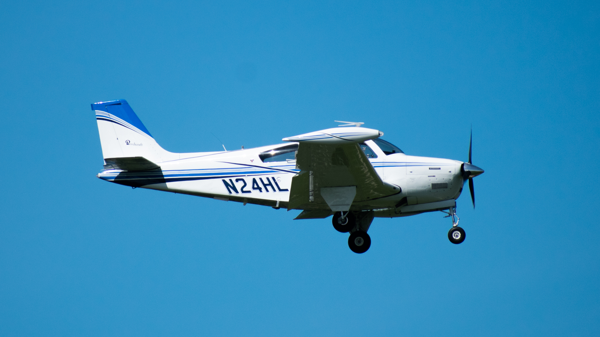 Full size: PRIVATE Beechcraft Bonanza 33 N24HL at Martin State Airport