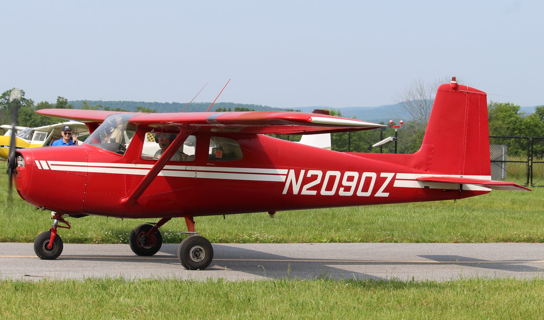 Full size: PRIVATE Cessna 150 N2090Z at Gettysburg Regional Airport