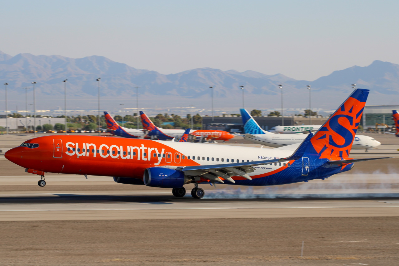 Full size: Sun Country Airlines Boeing 737-800 N838SY at Harry Reid International Airport