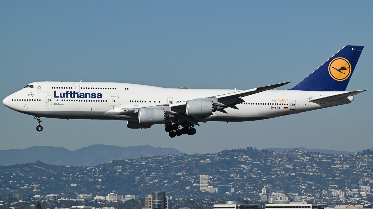 Full size: Lufthansa Boeing 747-8i D-ABYP at Los Angeles International Airport