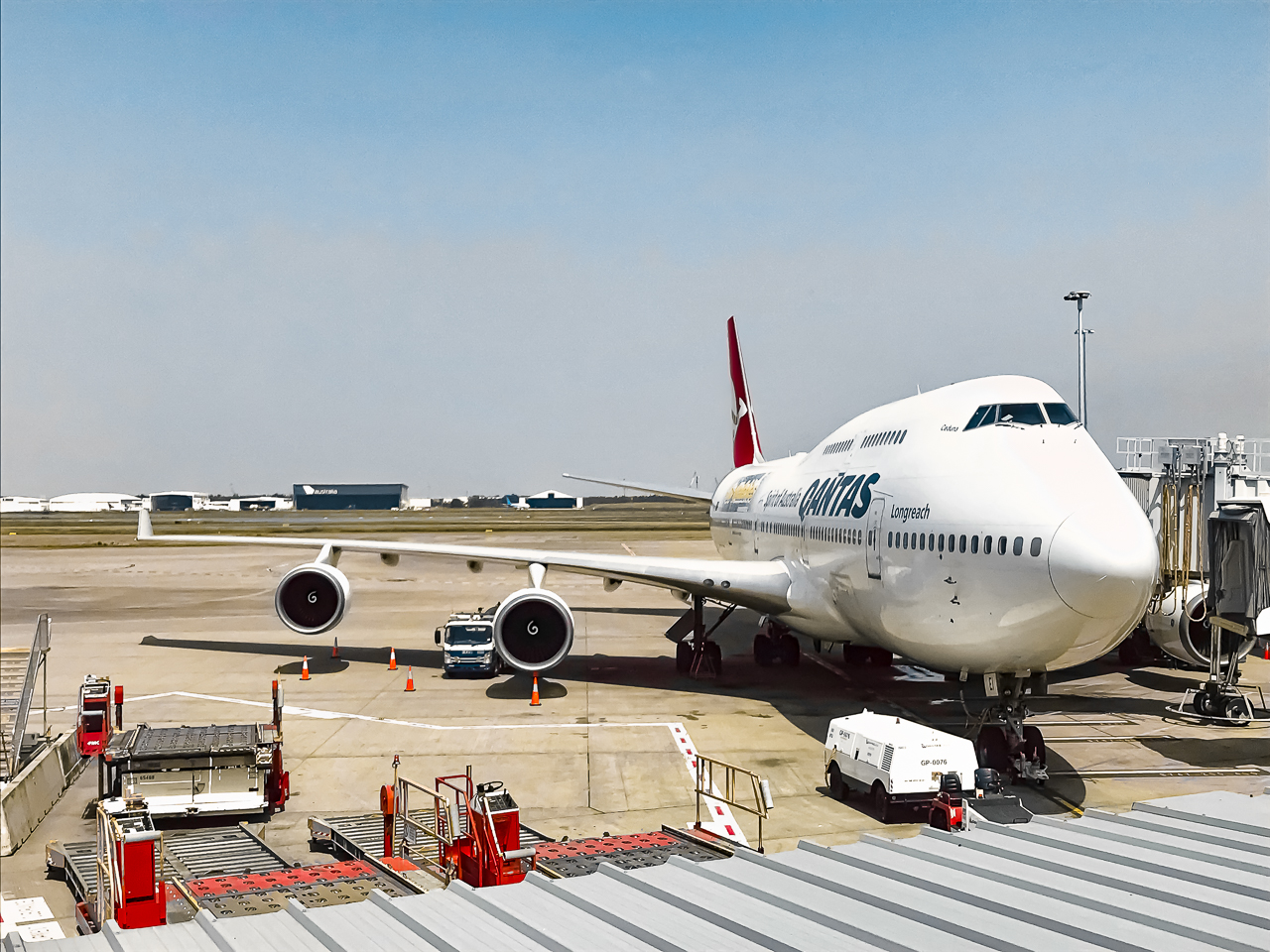Full size: Qantas Airways Boeing 747-400ER VH-OEI at Brisbane Airport