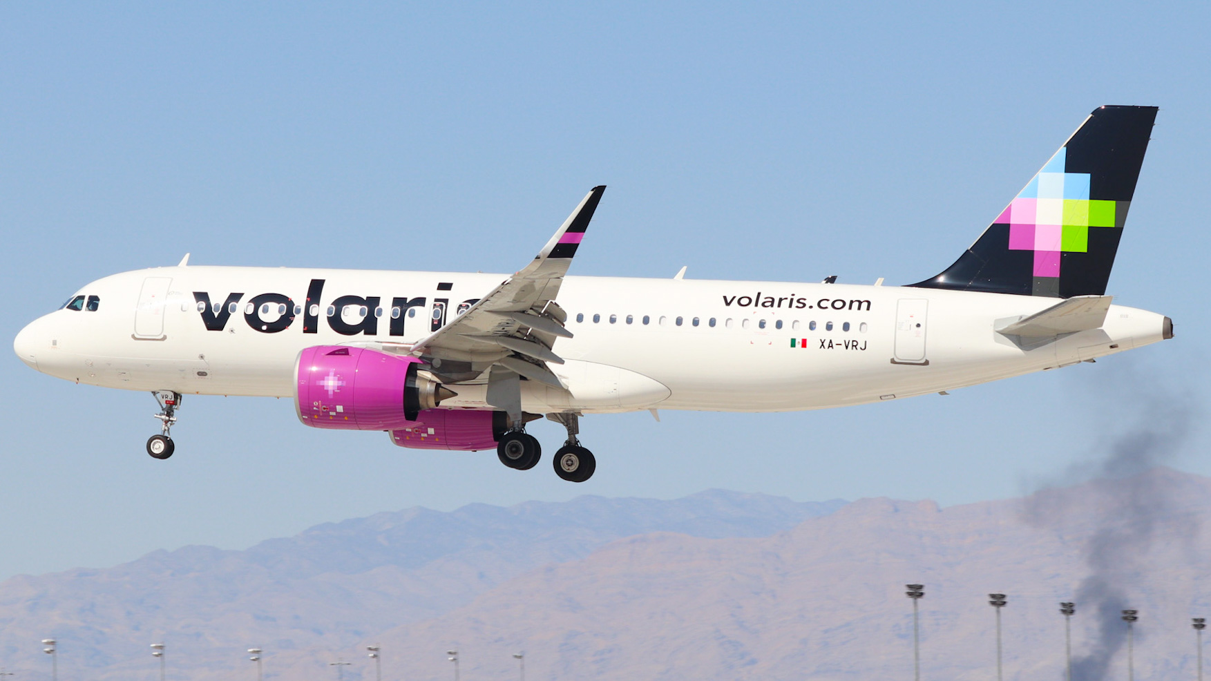 Full size: Volaris Airbus A320NEO XA-VRJ at Harry Reid International Airport